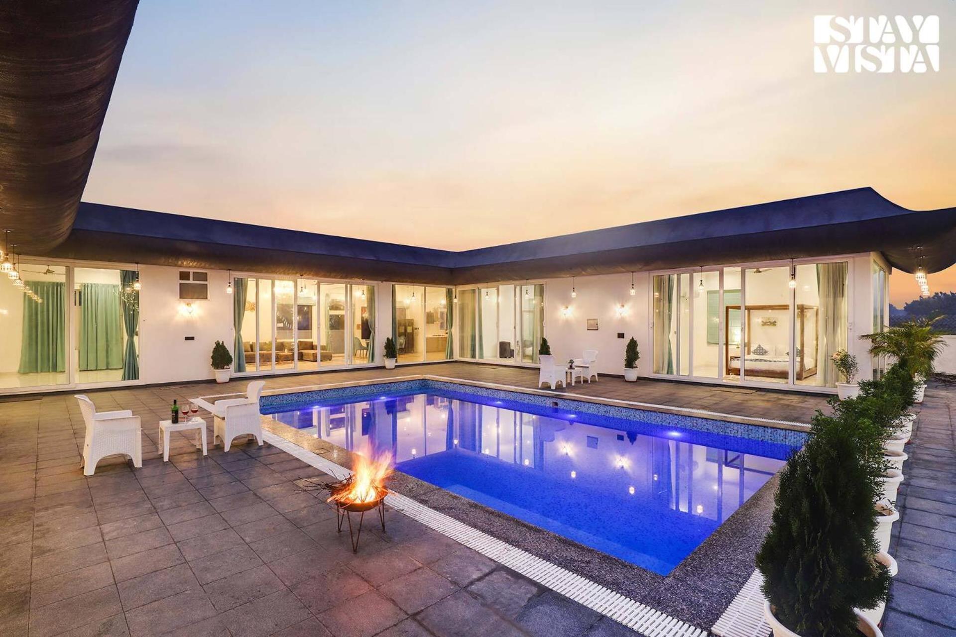 Stayvista's Kundan - Pet-friendly With Sprawling Lawn, Outdoor Pool * Jaipur