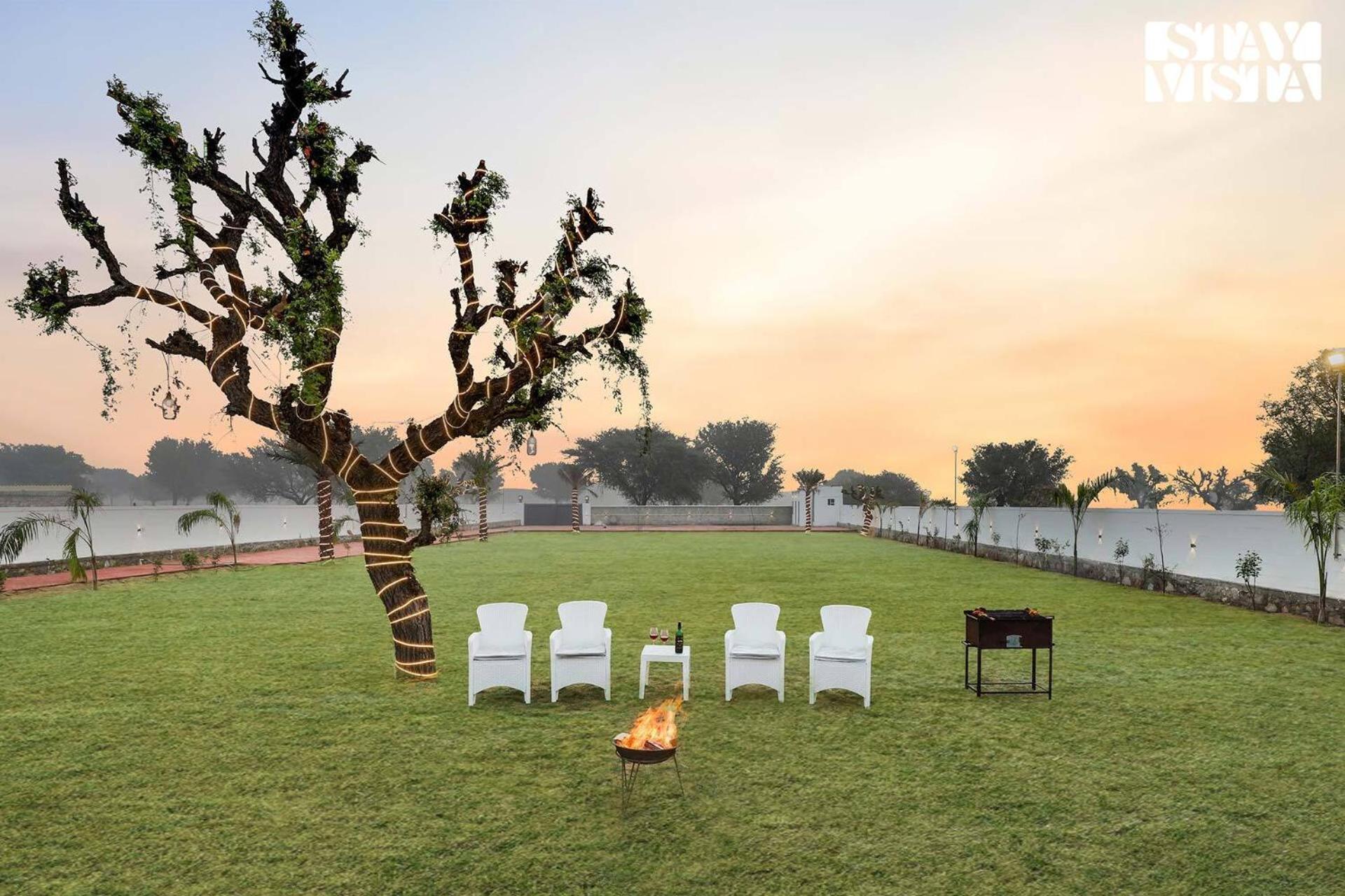 Villa Stayvista's Kundan - Pet-friendly With Sprawling Lawn, Outdoor Pool *