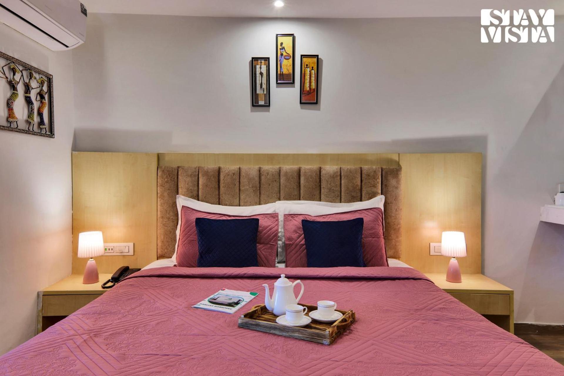Apartment Stayvista's Skyline - Urban Oasis With Terrace, Gym & Bar *