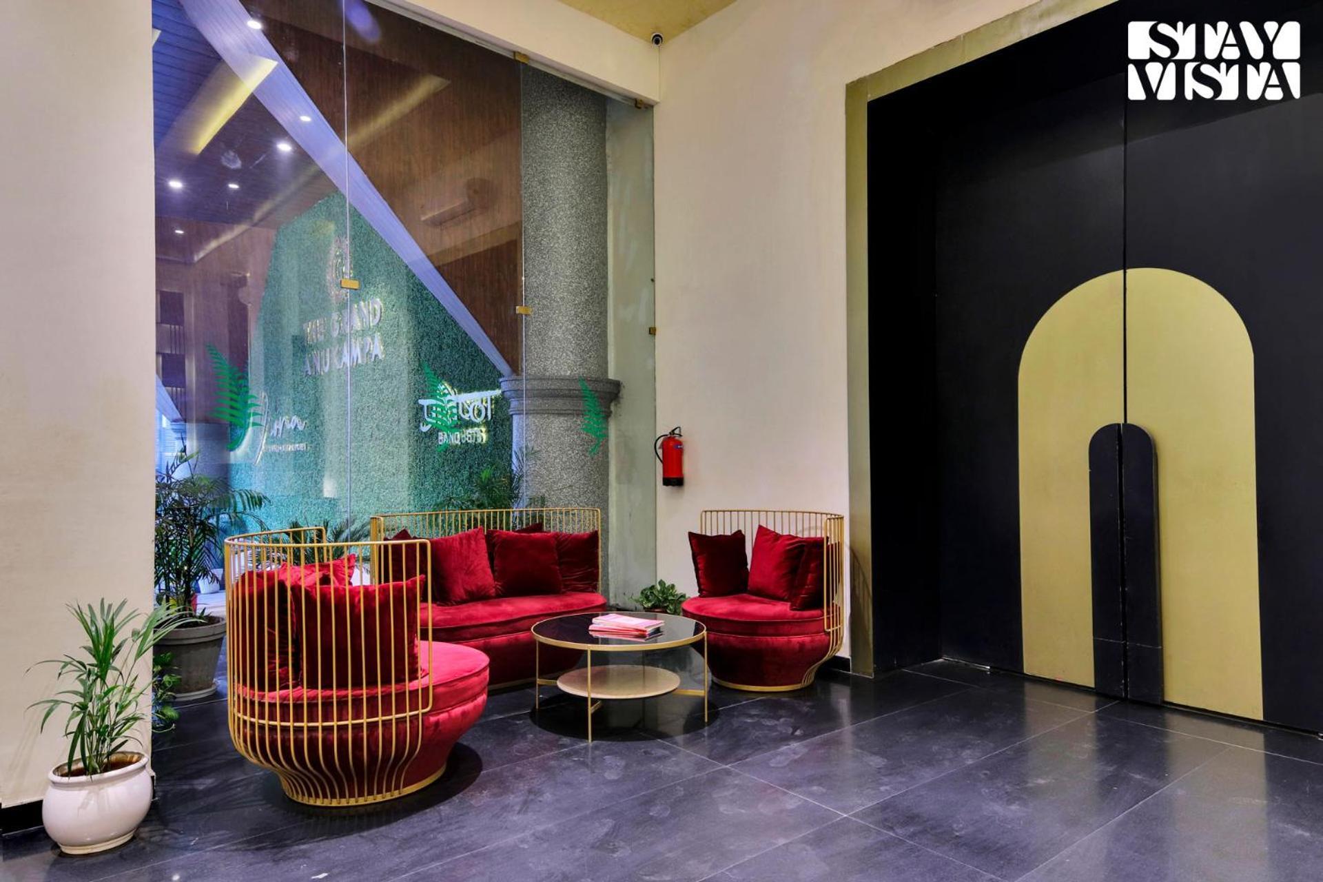 Stayvista's Skyline - Urban Oasis With Terrace, Gym & Bar Jaipur