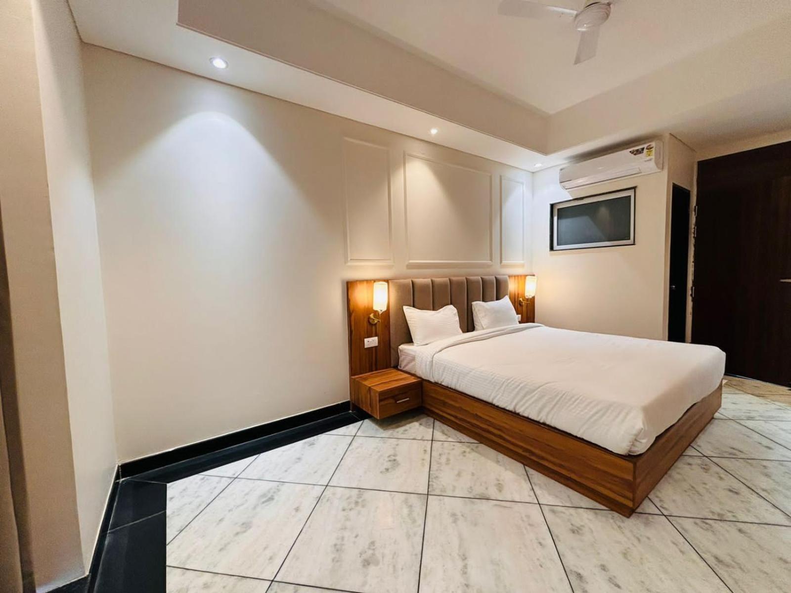 Saaj Mansion 3*