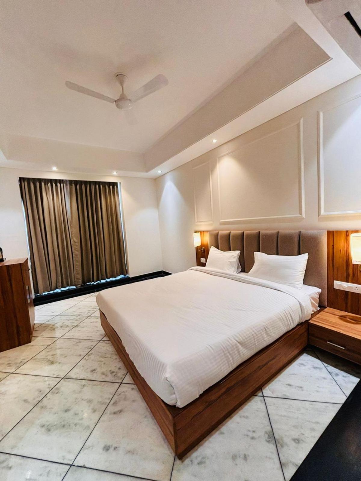 Saaj Mansion Hotel
