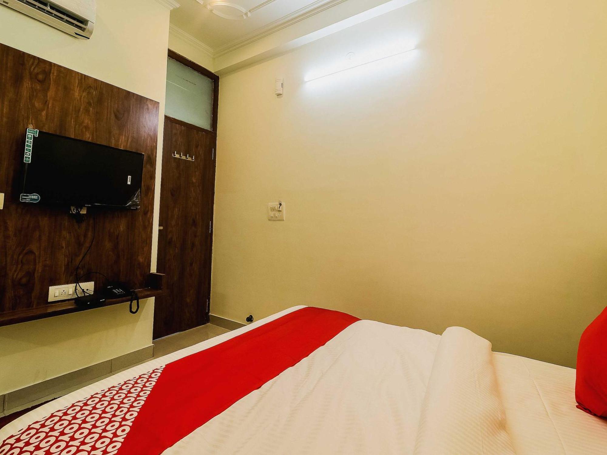 Oyo Flagship The Mint Hotel 3*