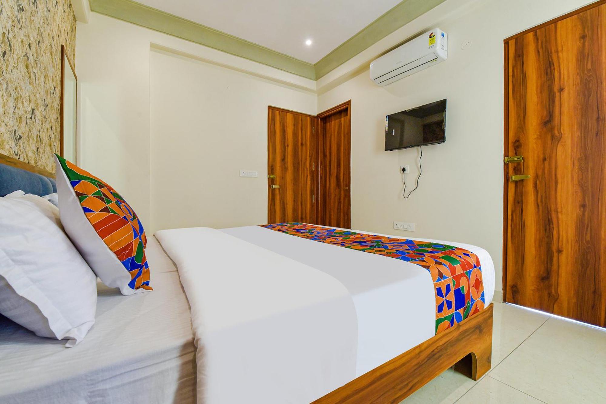 Fabhotel Bungalow 18 3*