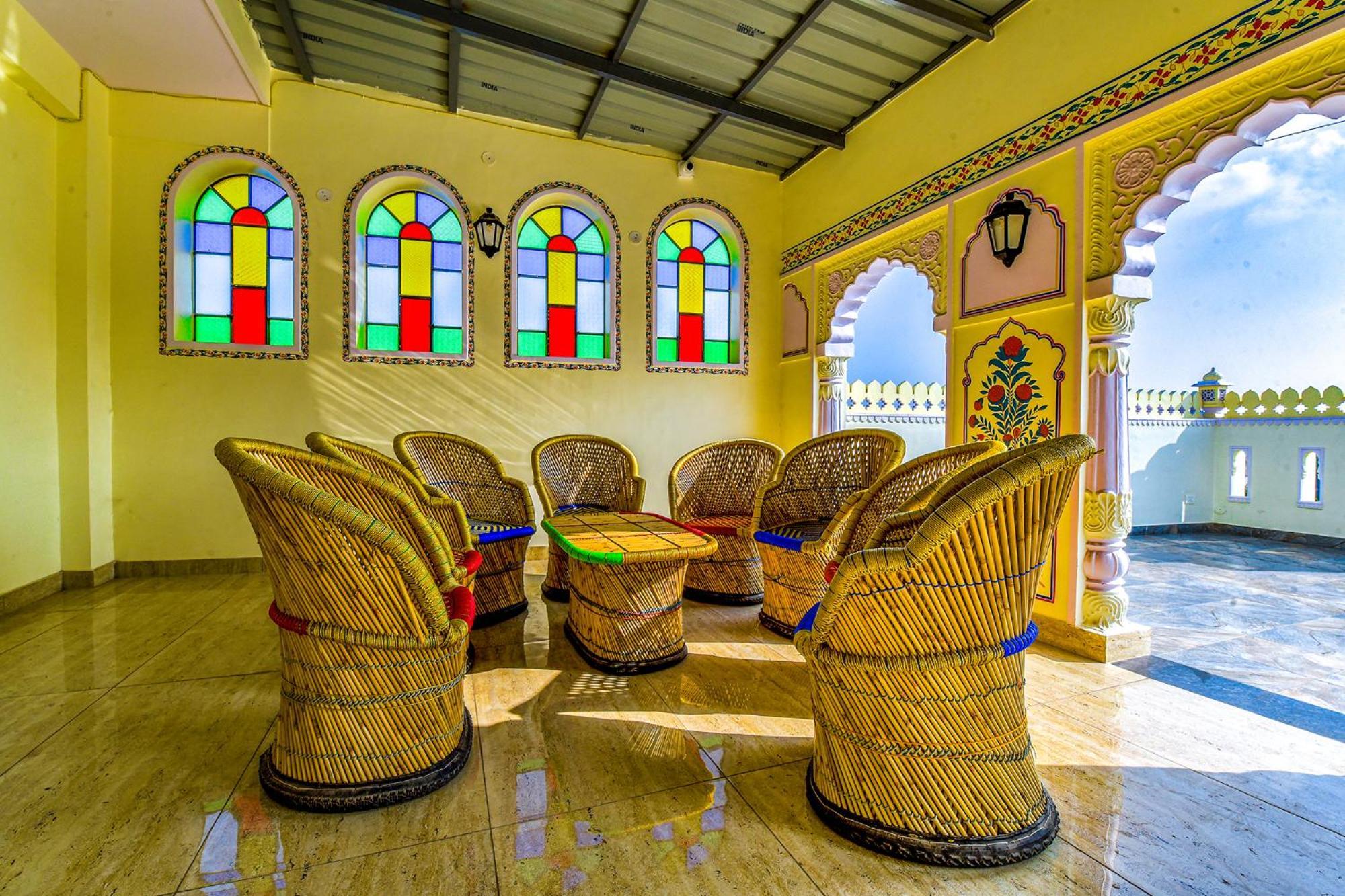 Hotel Fabhotel Bungalow 18