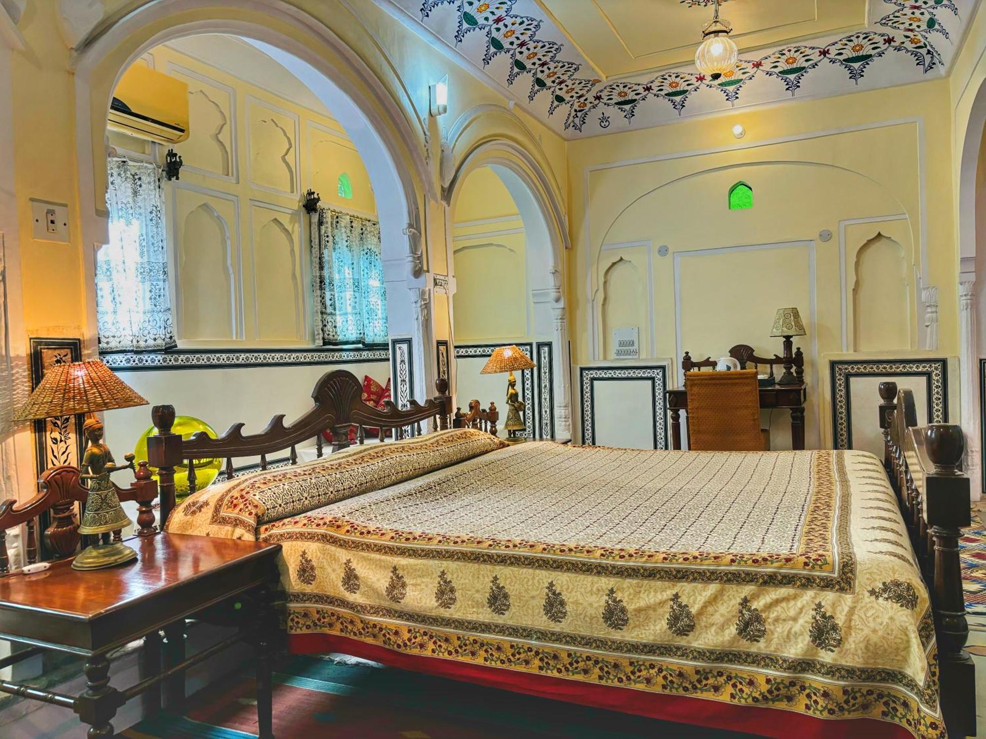 Saba Haveli 4*