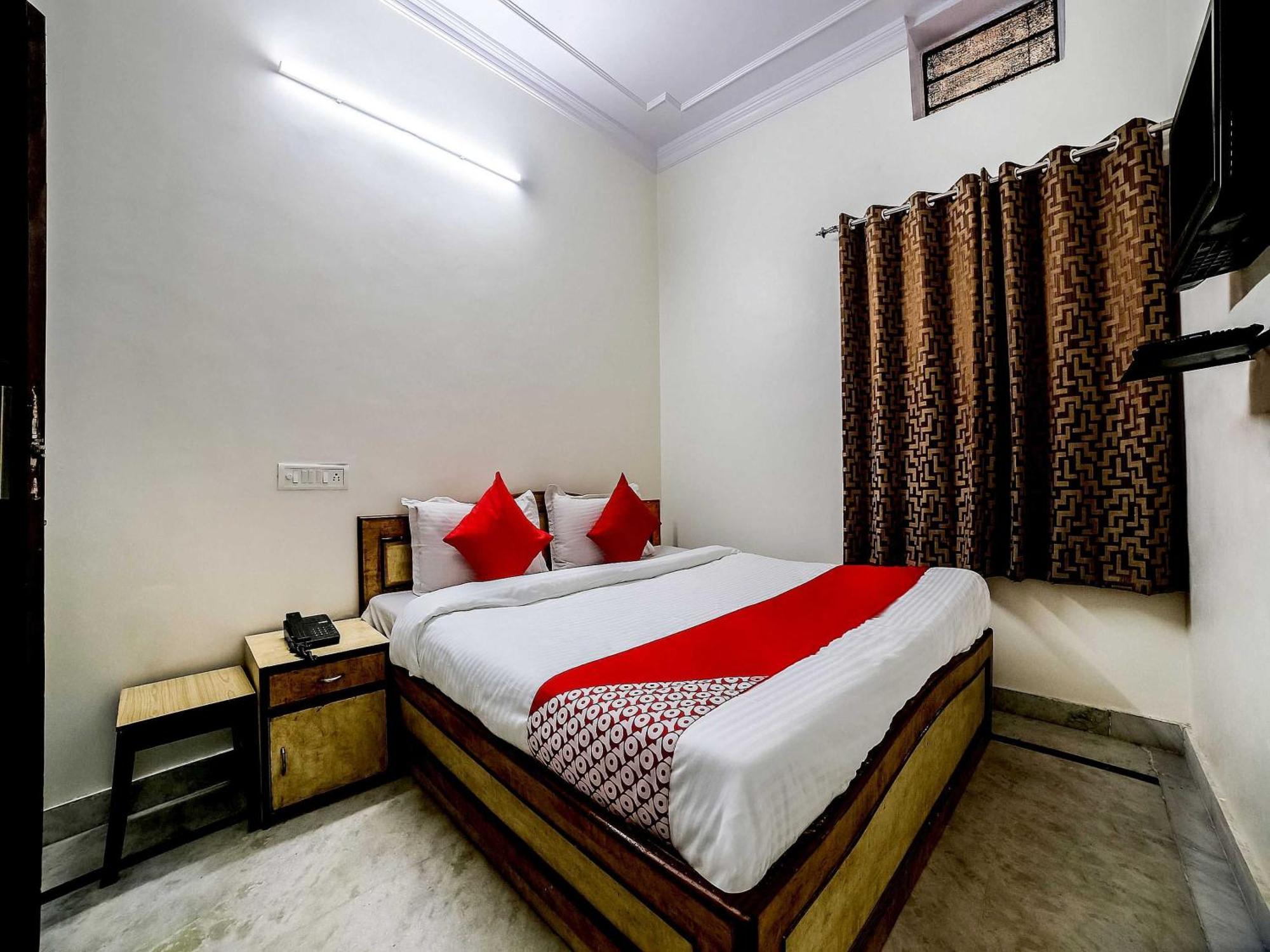 O Anshu Hotel 3*