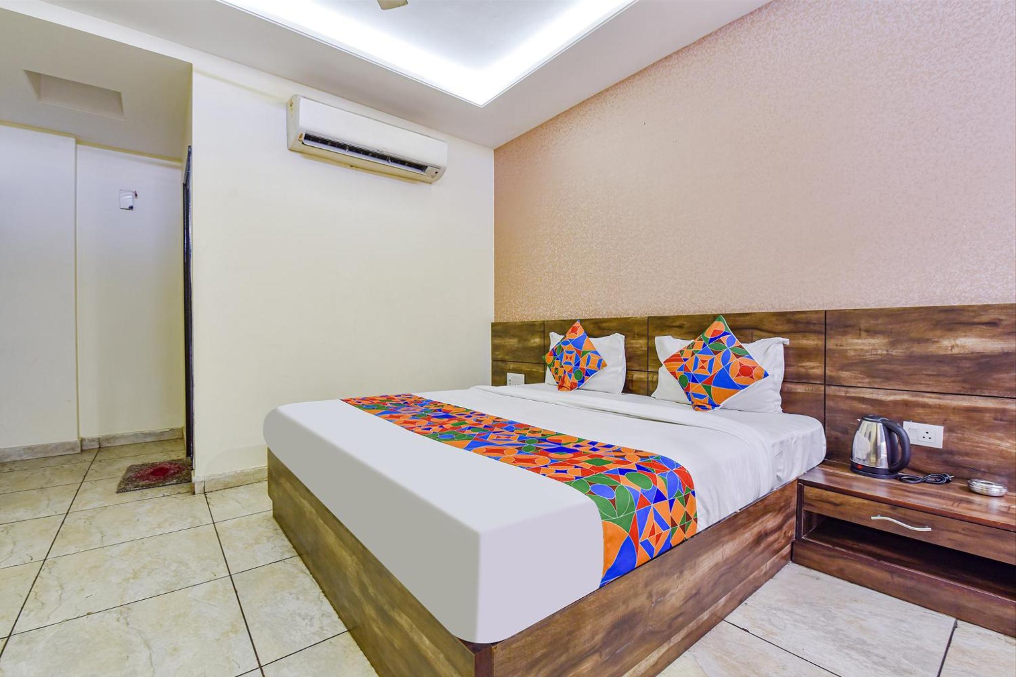 Fabhotel Padmawati Palace