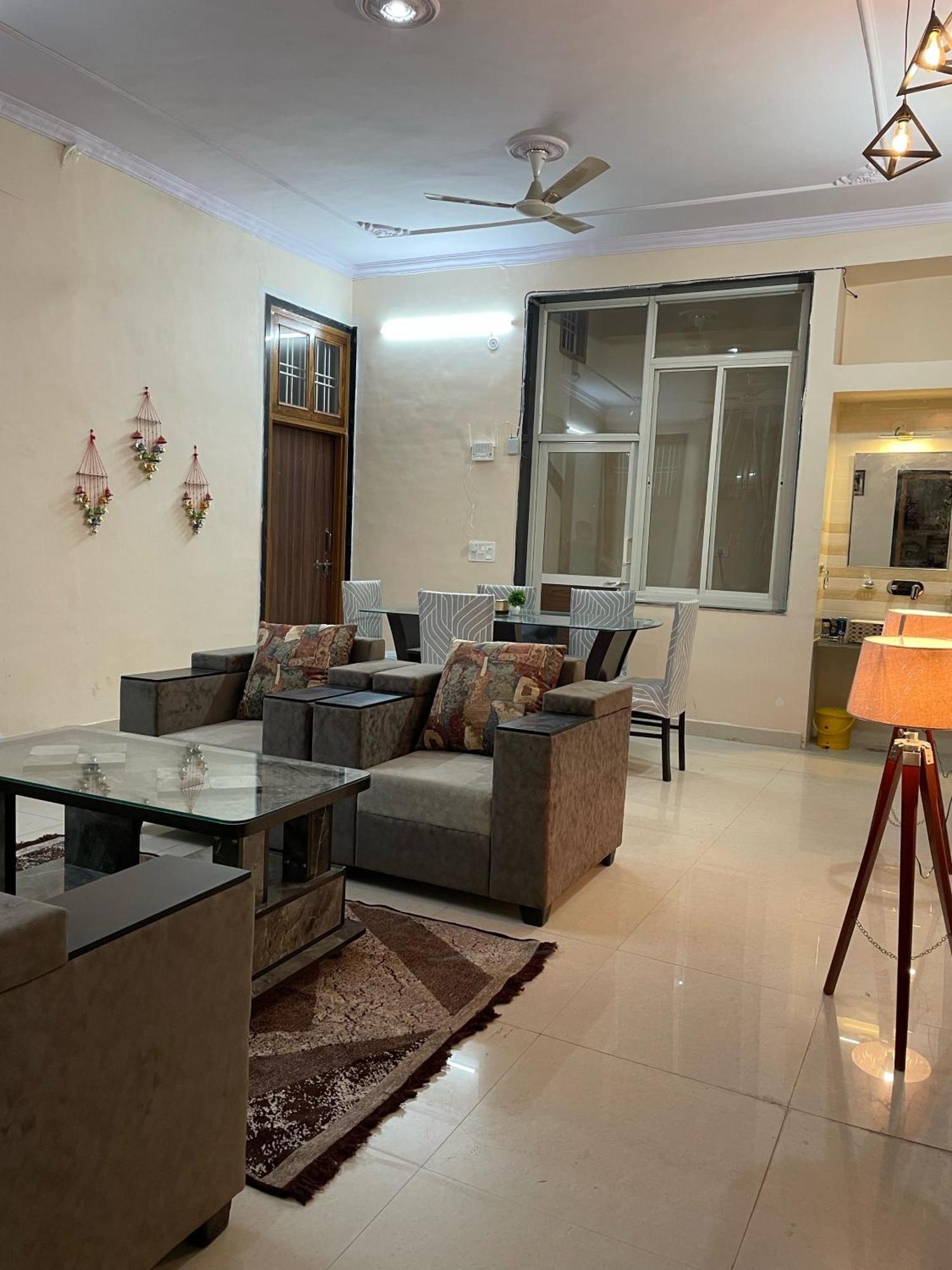 Spacious Tranquil Haven In Homestay Jaipur