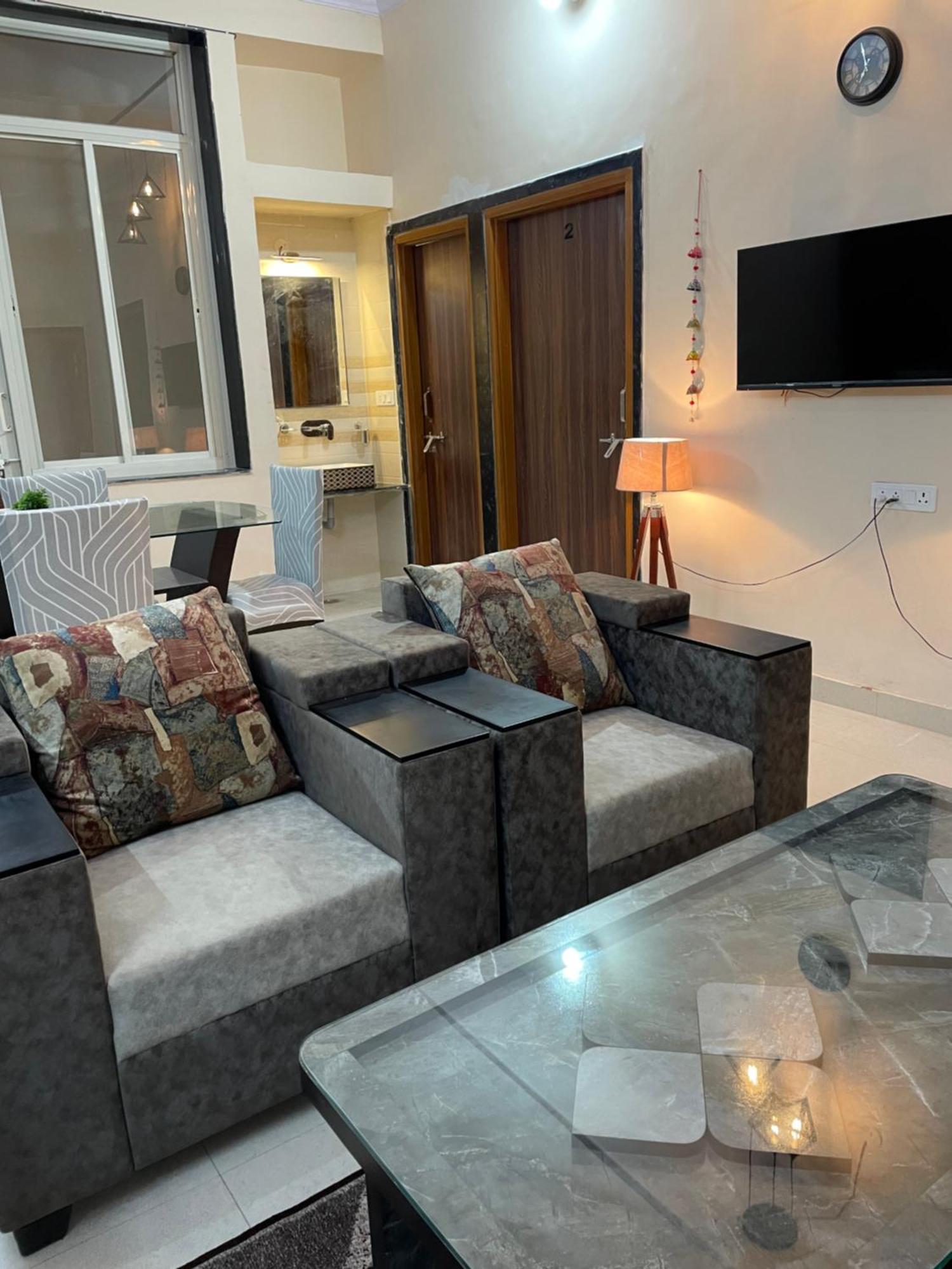 Spacious Tranquil Haven In Jaipur