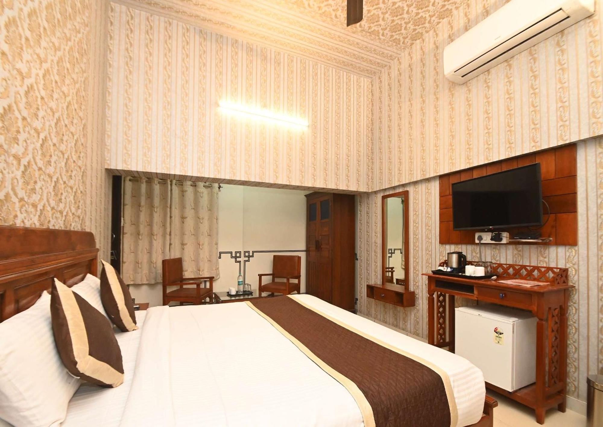 Hotel Virasat Mahal Heritage Hotel-jaipur Center Jaipur