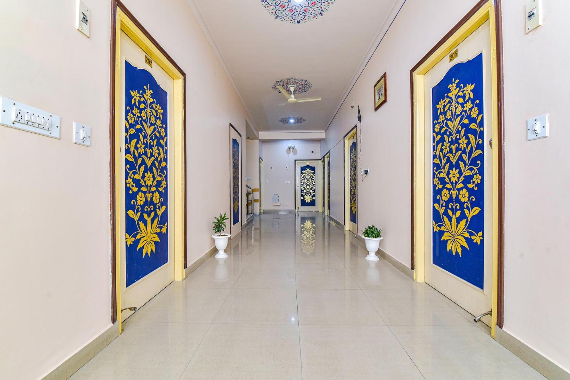 Fabhotel Aayojan Hotel 3*