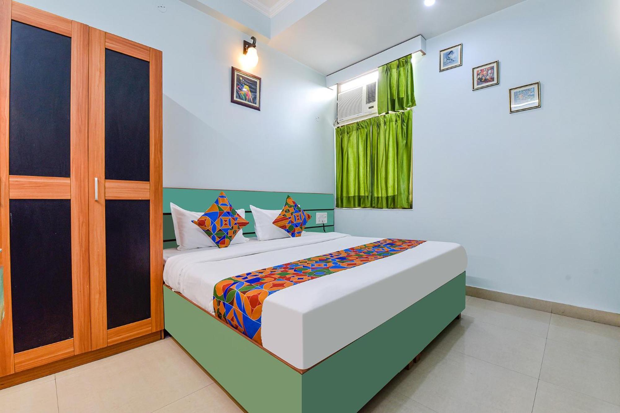 Hotel Fabhotel Aayojan