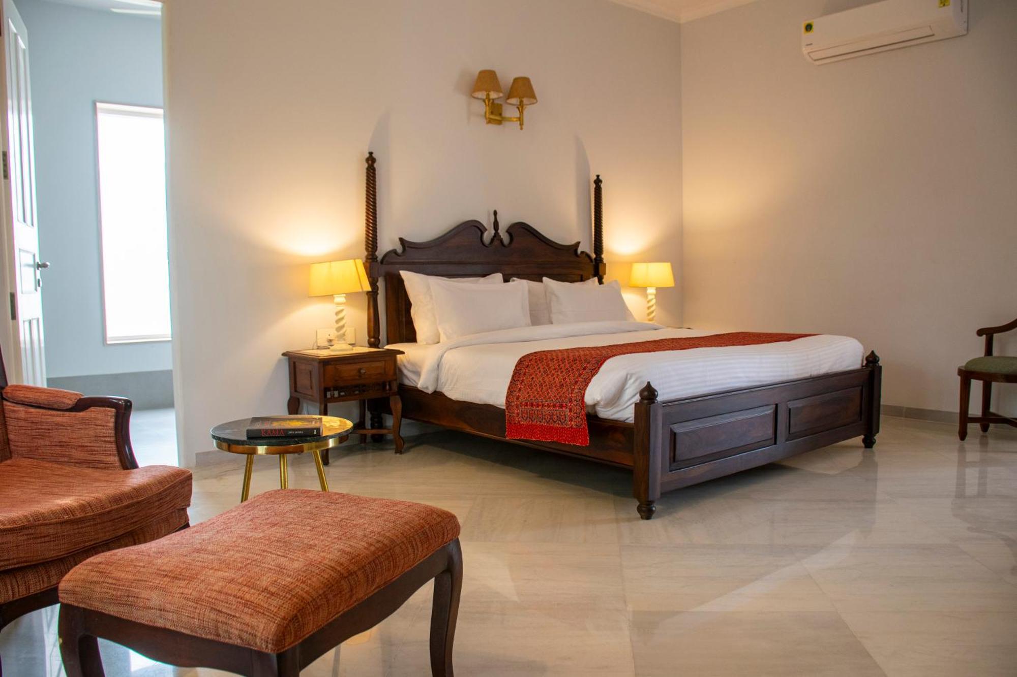 Bed & Breakfast Naila Kothi - A Luxury Boutique Royal In *