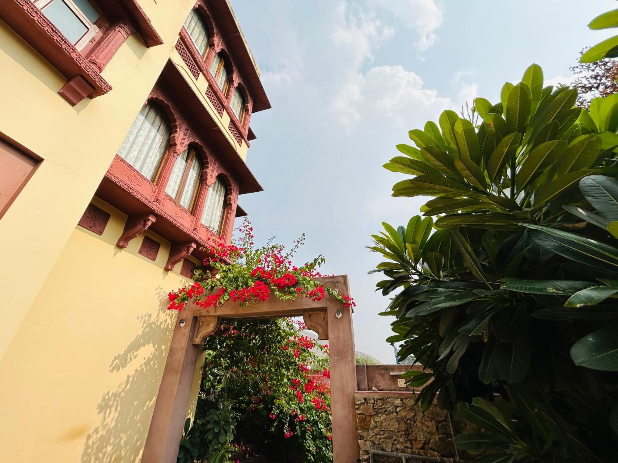 Adhbhut Jaipur