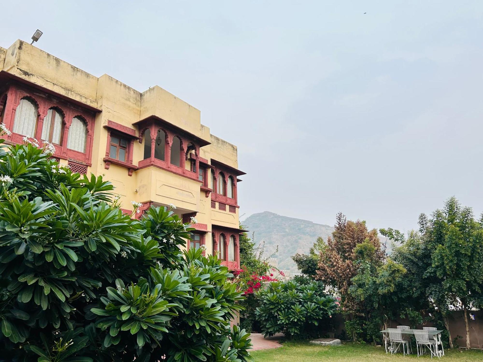 Hotel Adhbhut Jaipur