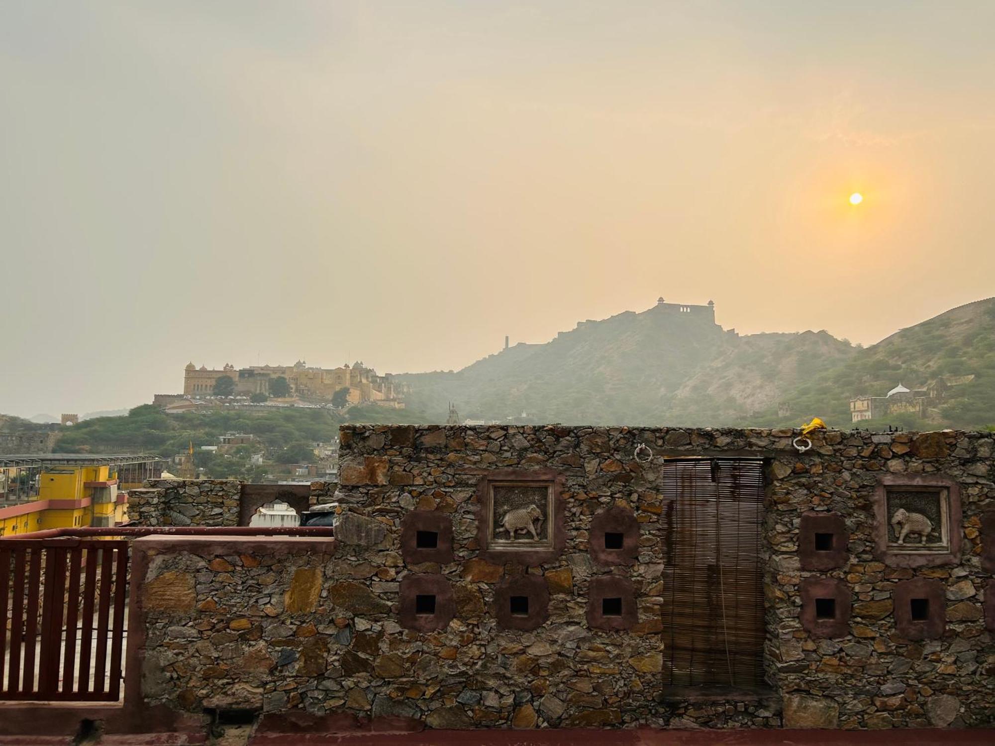 Adhbhut Hotel Jaipur