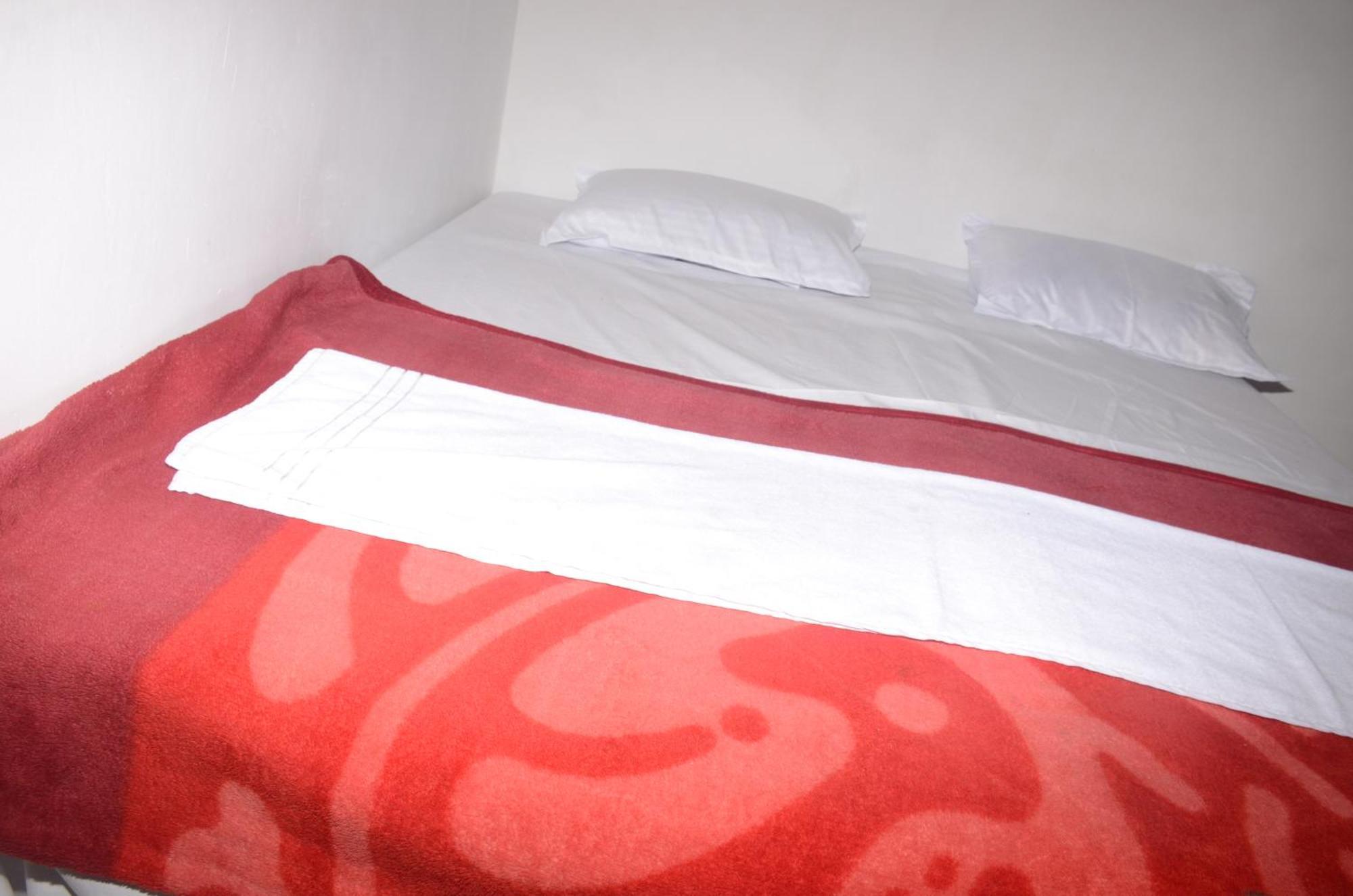 Dev Mansarovar Hotel 2*