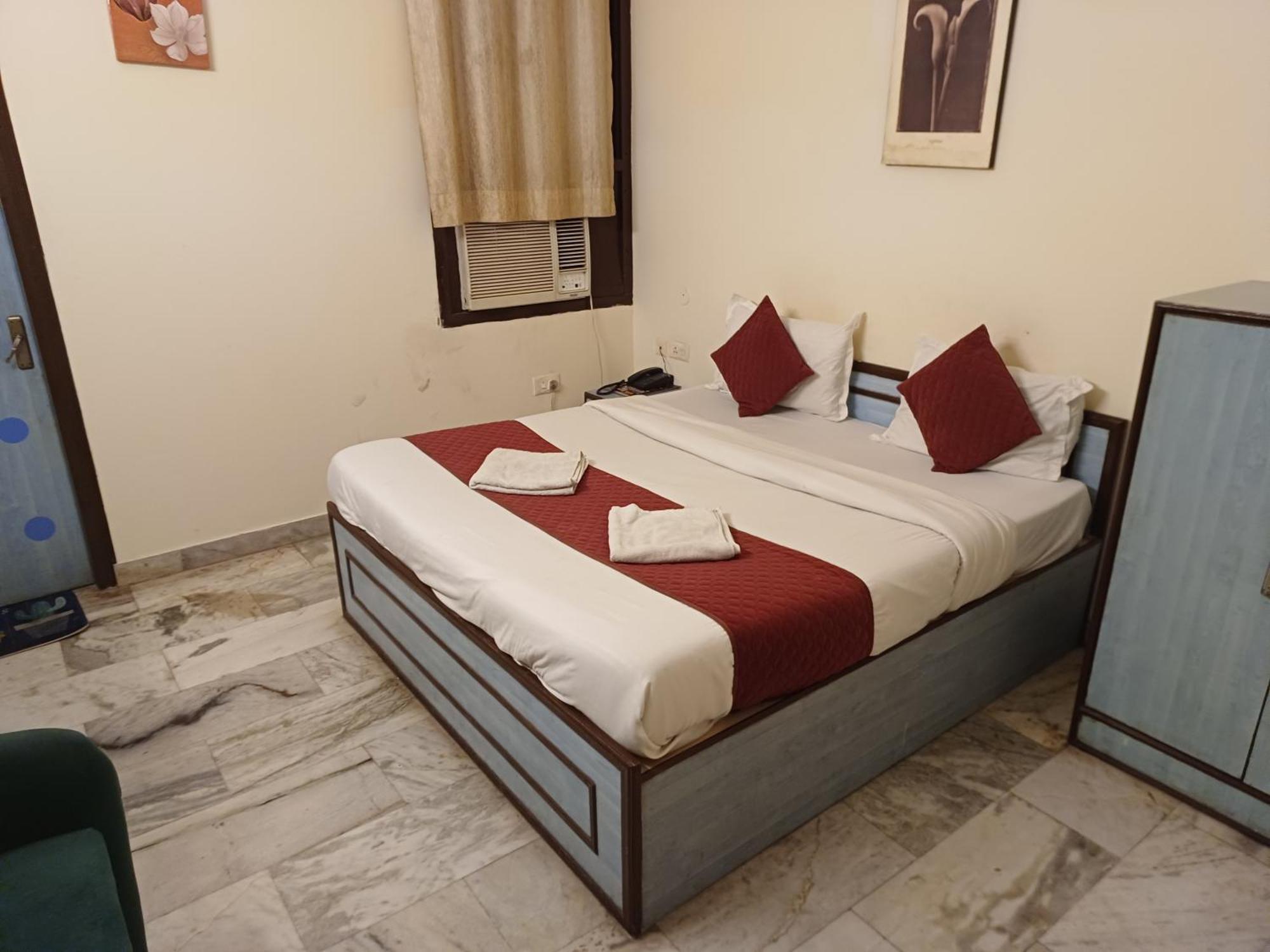 Hotel V Sindhi Camp Jaipur