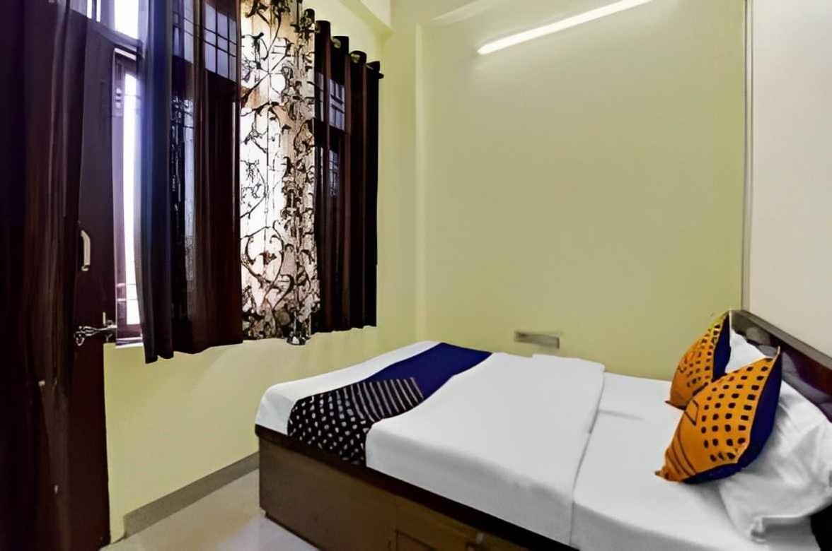 Hotel O Dev Mansarovar