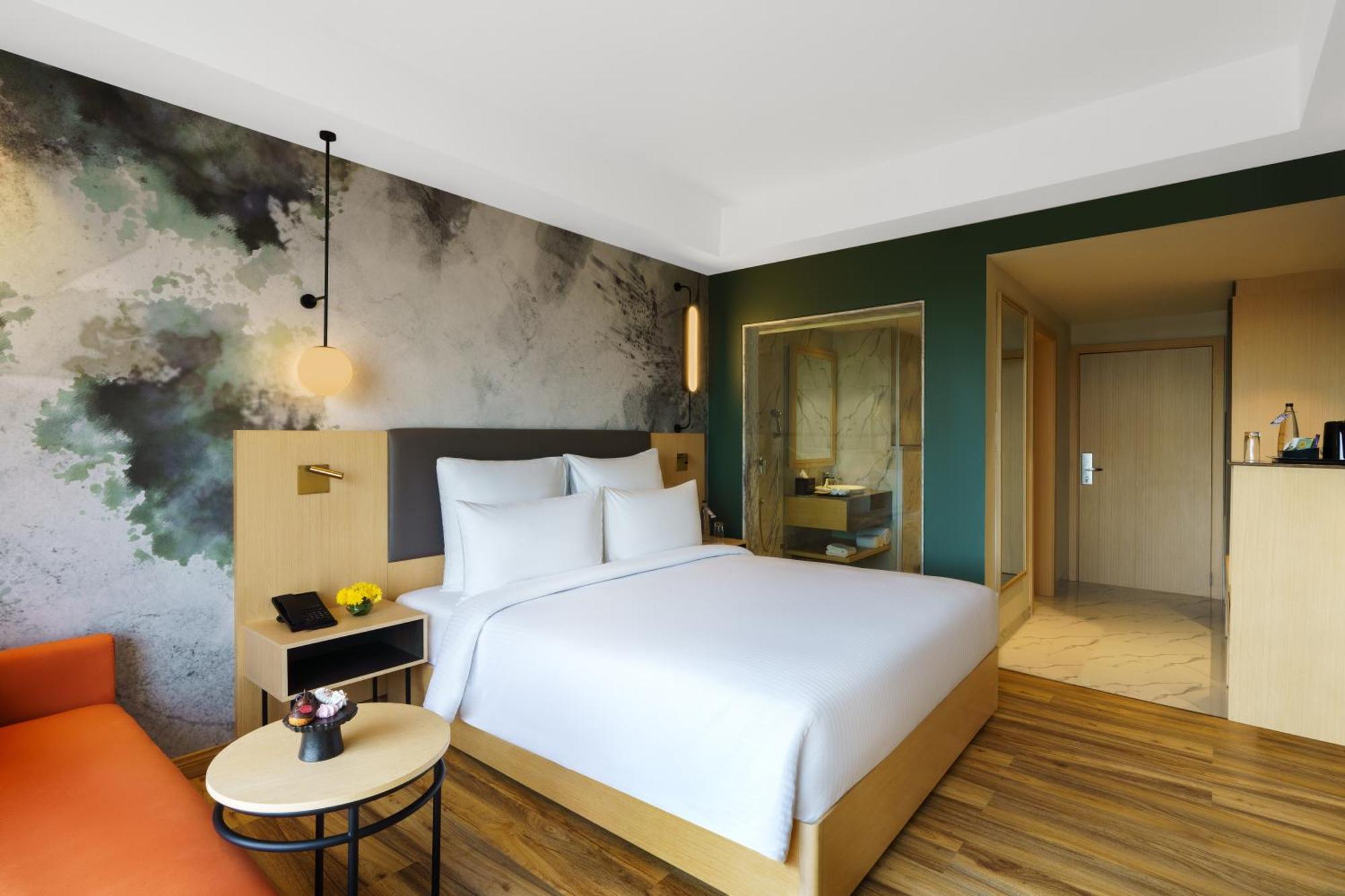 Novotel Convention Centre 5*