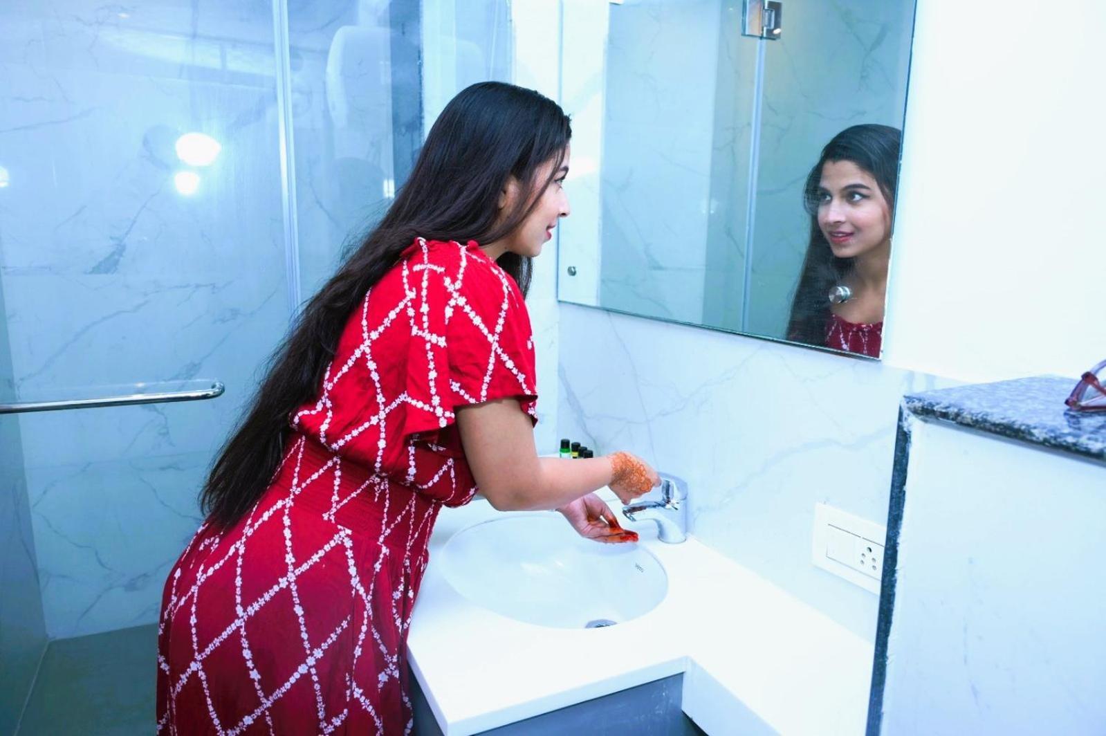 Apartment The Grand Anukampa Richi Rich Studio Approved By Govt Of India *