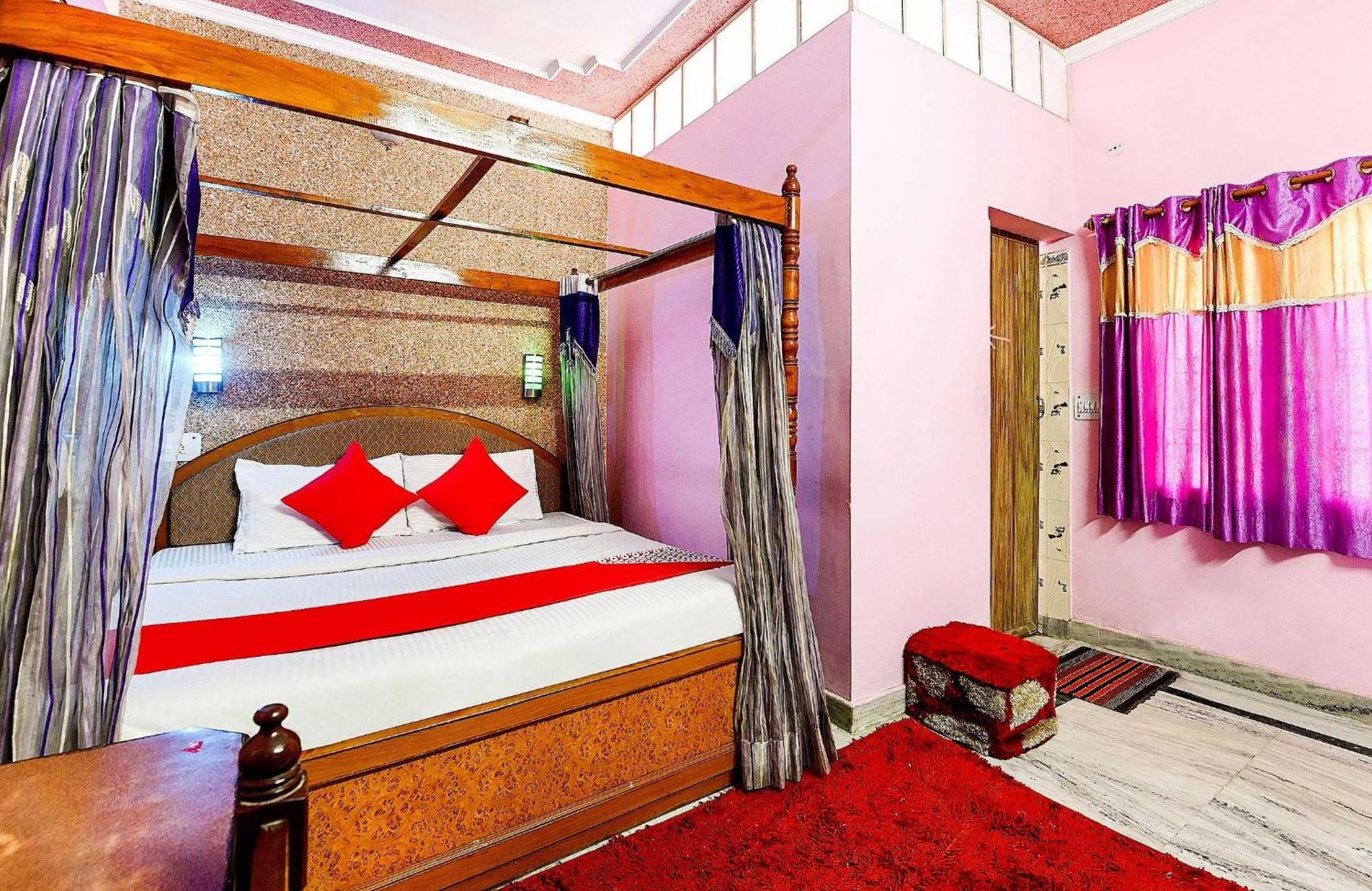Hotel Super Oyo Flagship 72253 Jai Maa Palace 2*