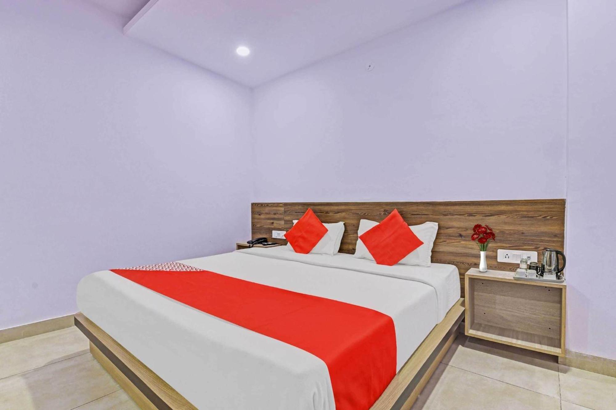 O Mickey Mouse Hotel Jaipur