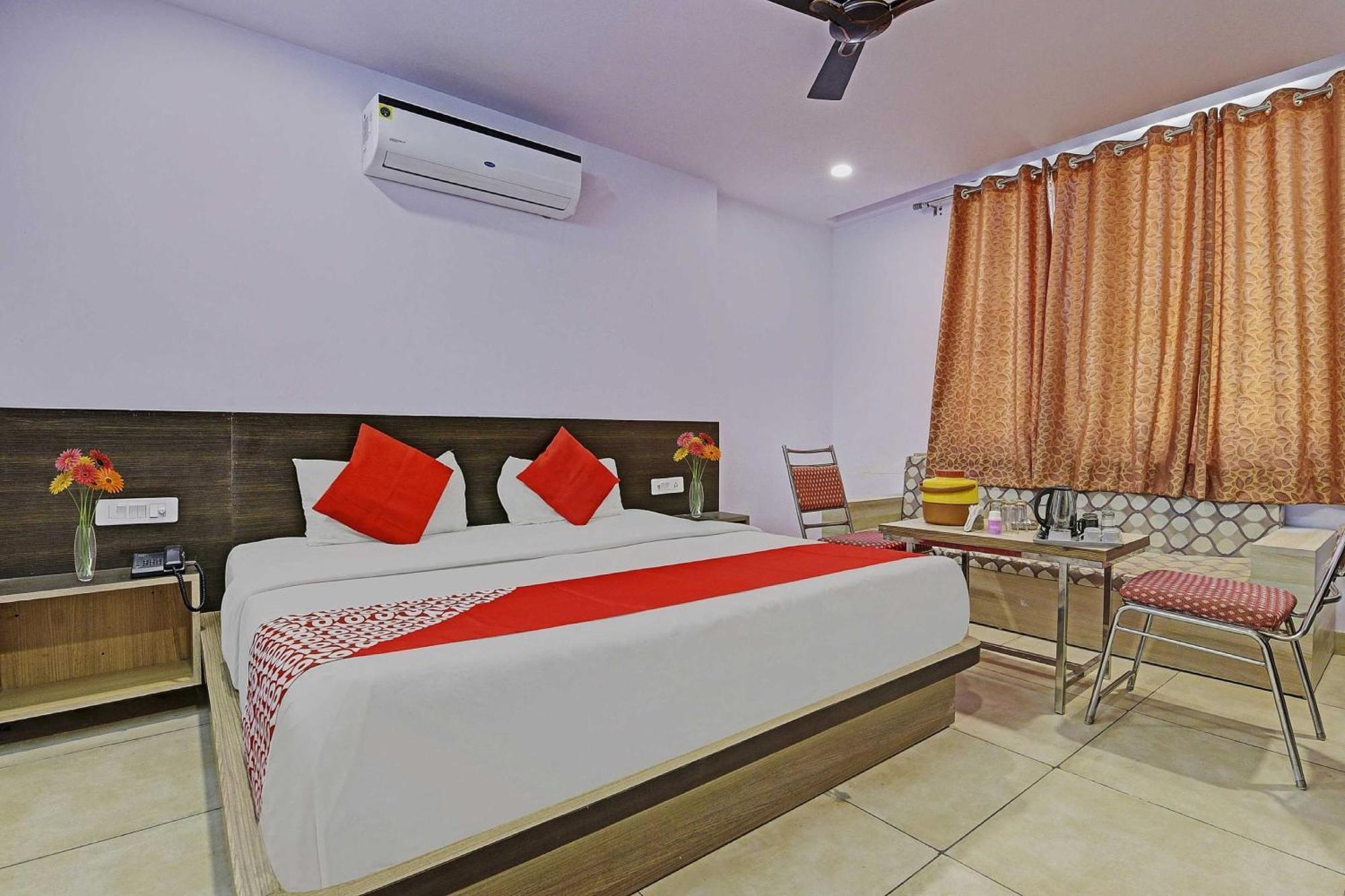 O Mickey Mouse Hotel Jaipur