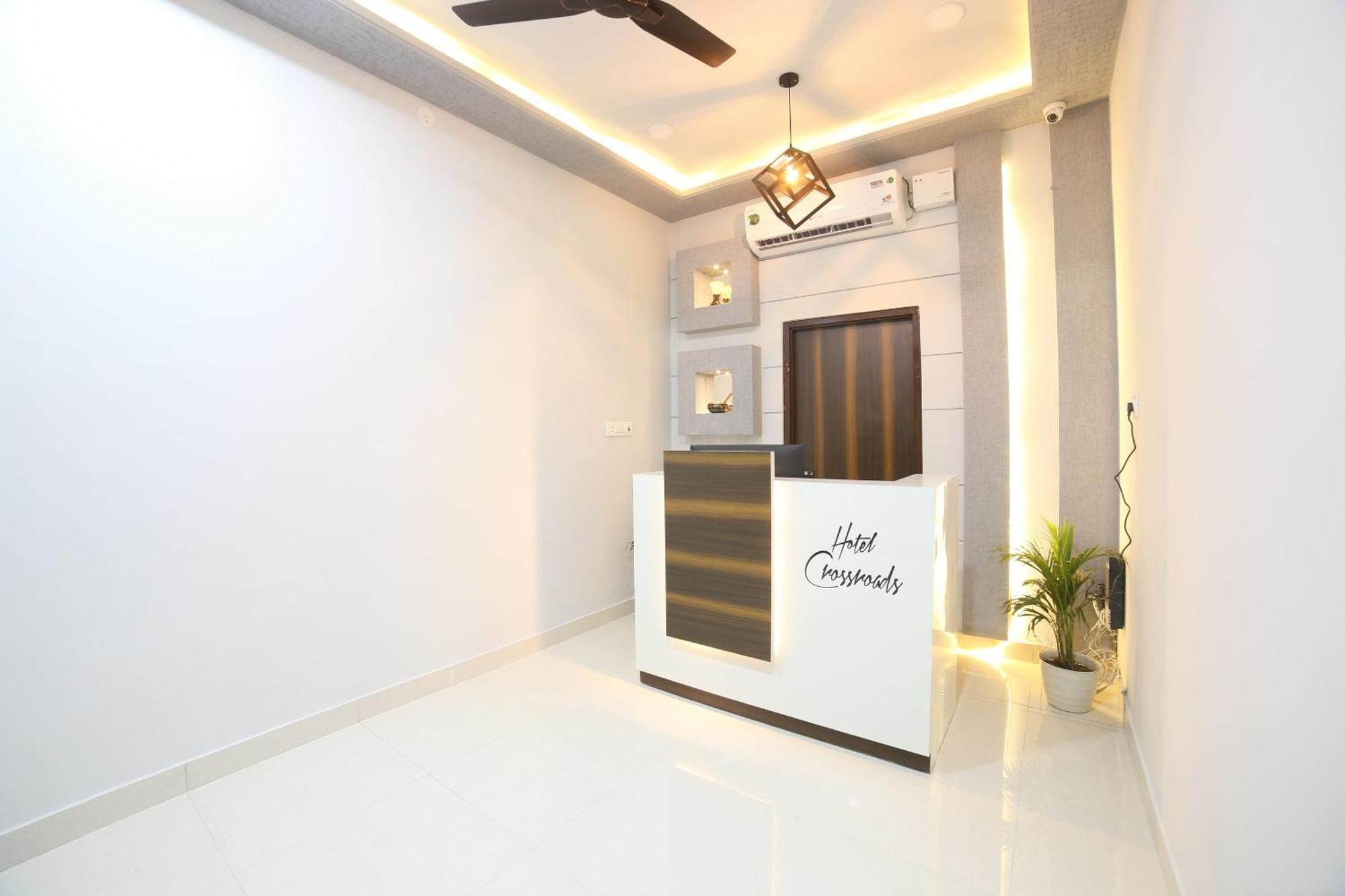 Hotel Flagship Crossroads 3*