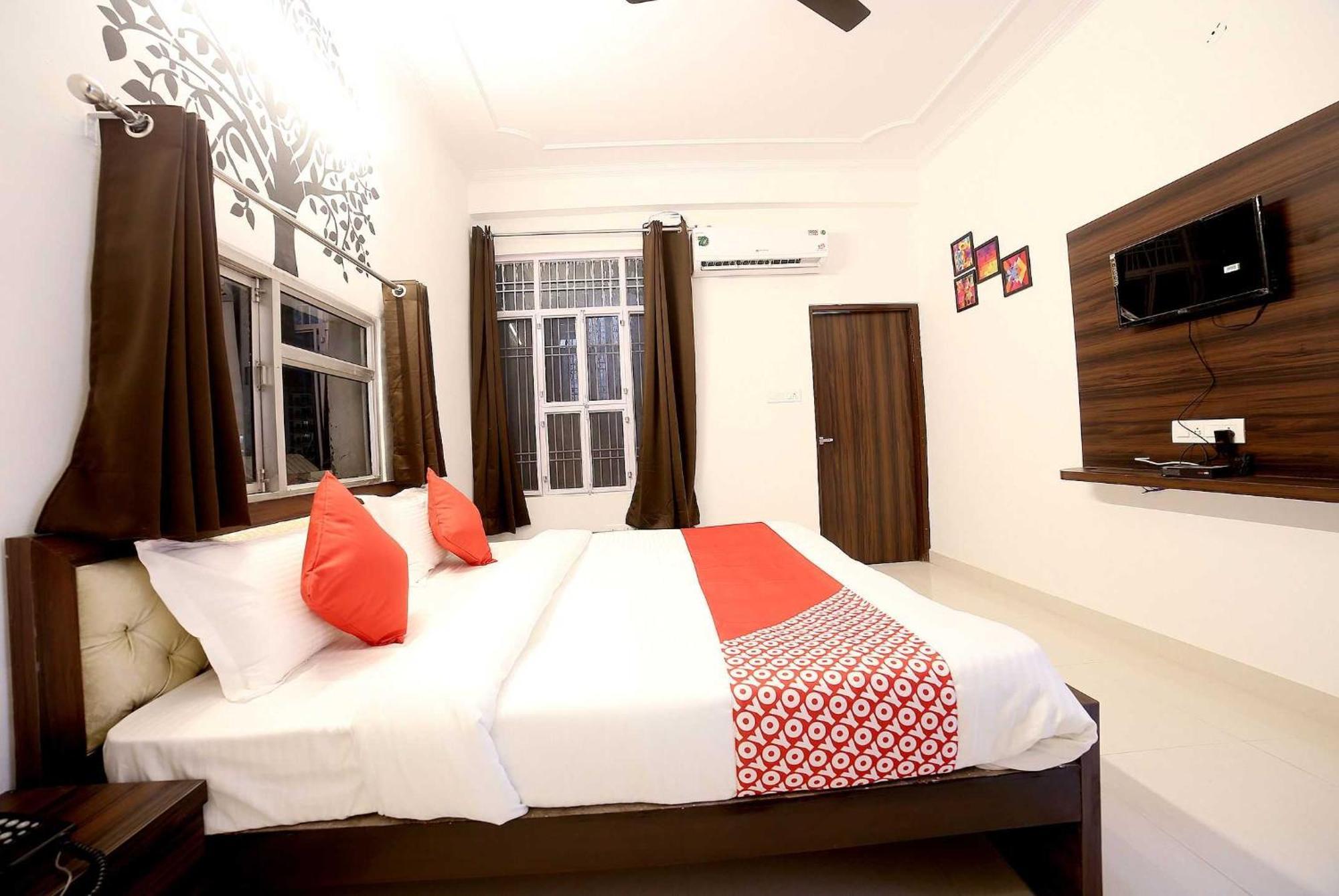 Flagship Crossroads Hotel 3*