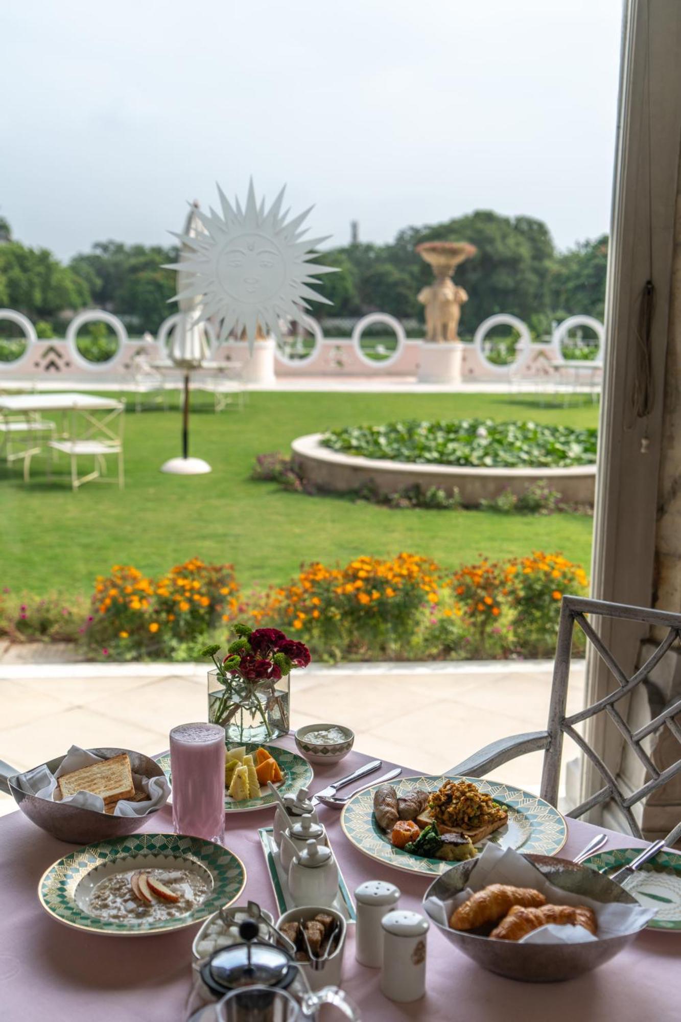 Hotel Rajmahal Palace Raas 5*
