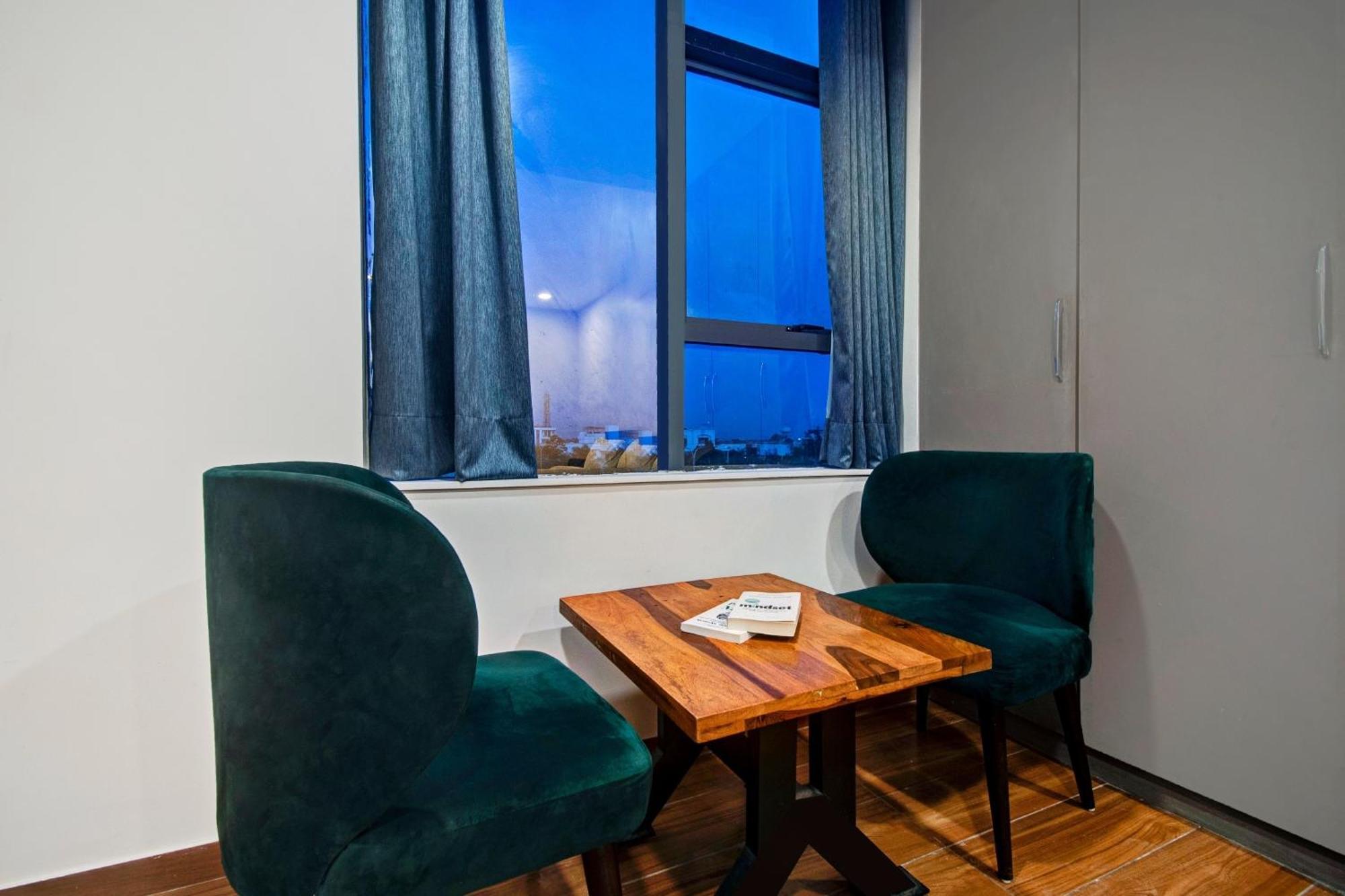 Townhouse Oak Rudra Hotel