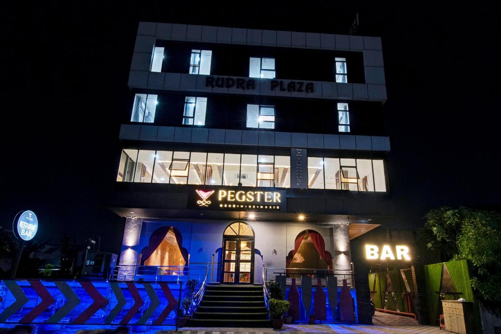 Townhouse Oak Rudra 4*