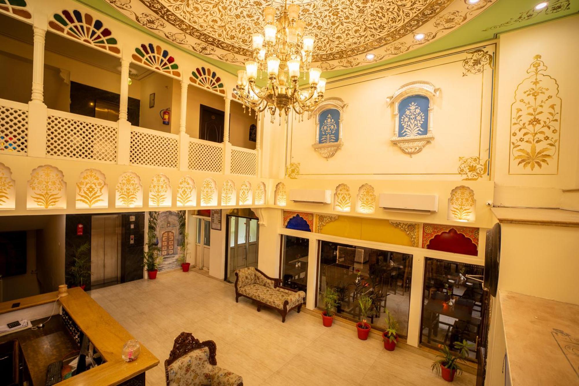 Laxmi Niwas Hotel