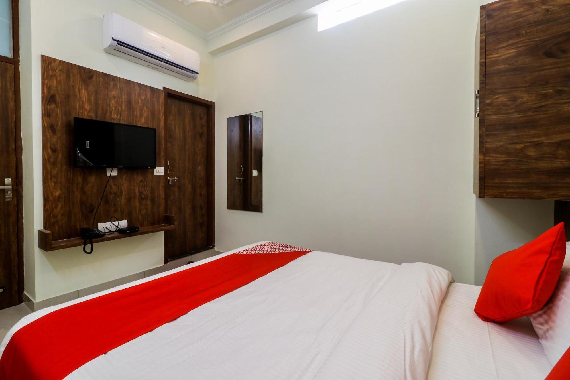 Oyo Flagship The Mint Hotel
