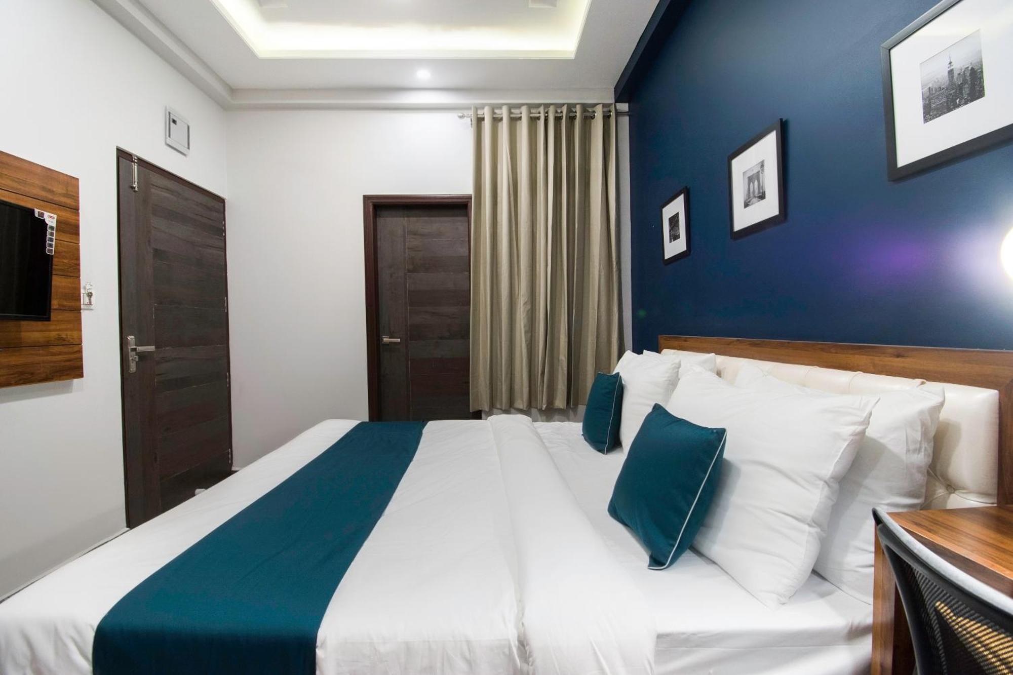 Collection O Blue Shine Hotel Jaipur