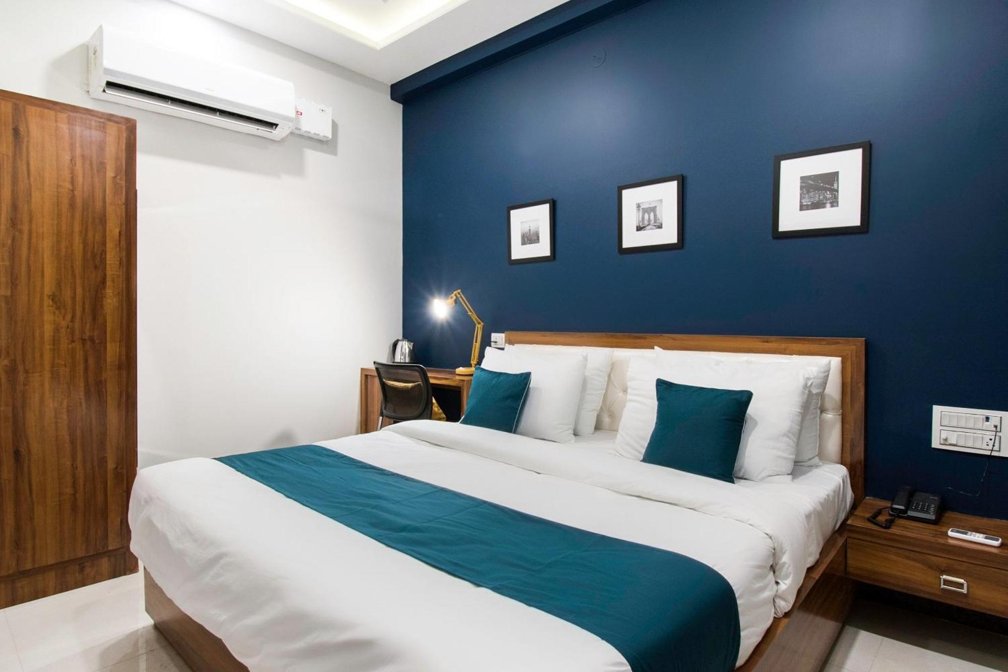 Collection O Blue Shine Hotel 4*