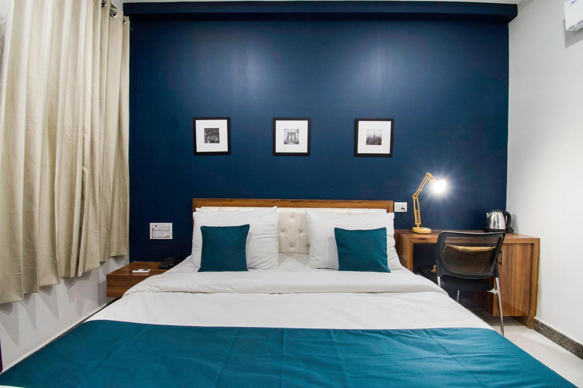 Collection O Blue Shine Hotel 4*