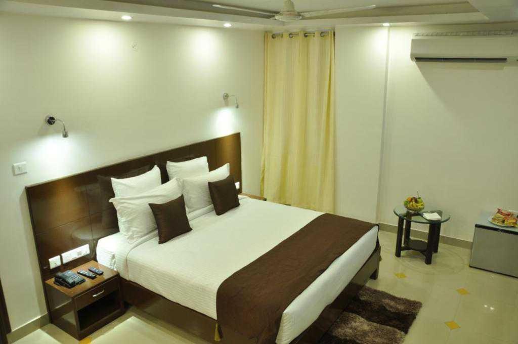 Collection O Krishana Hotel