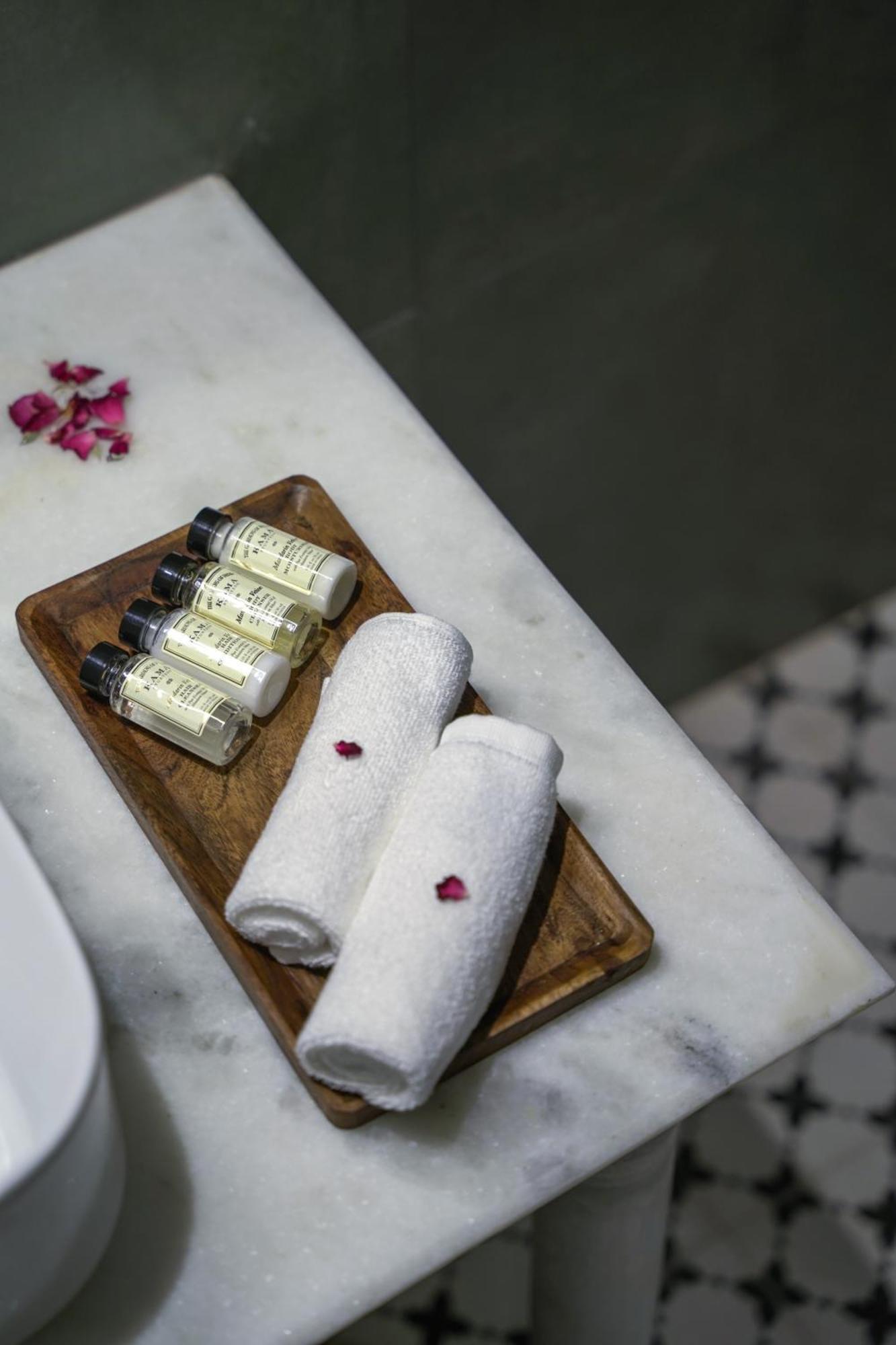 Hotel Dev Mahal - A Boutique Heritage 4*