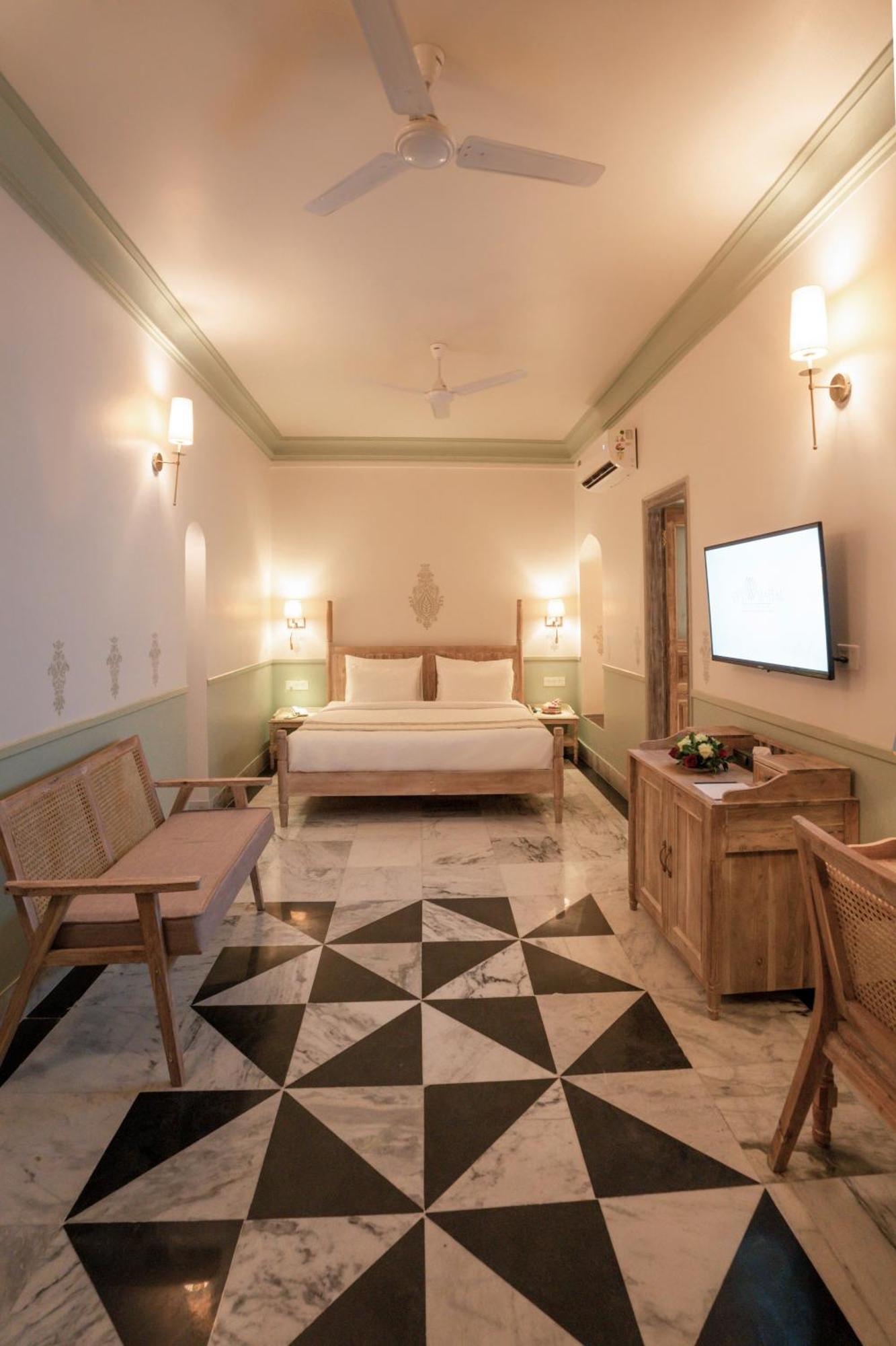 Dev Mahal - A Boutique Heritage Hotel 4*