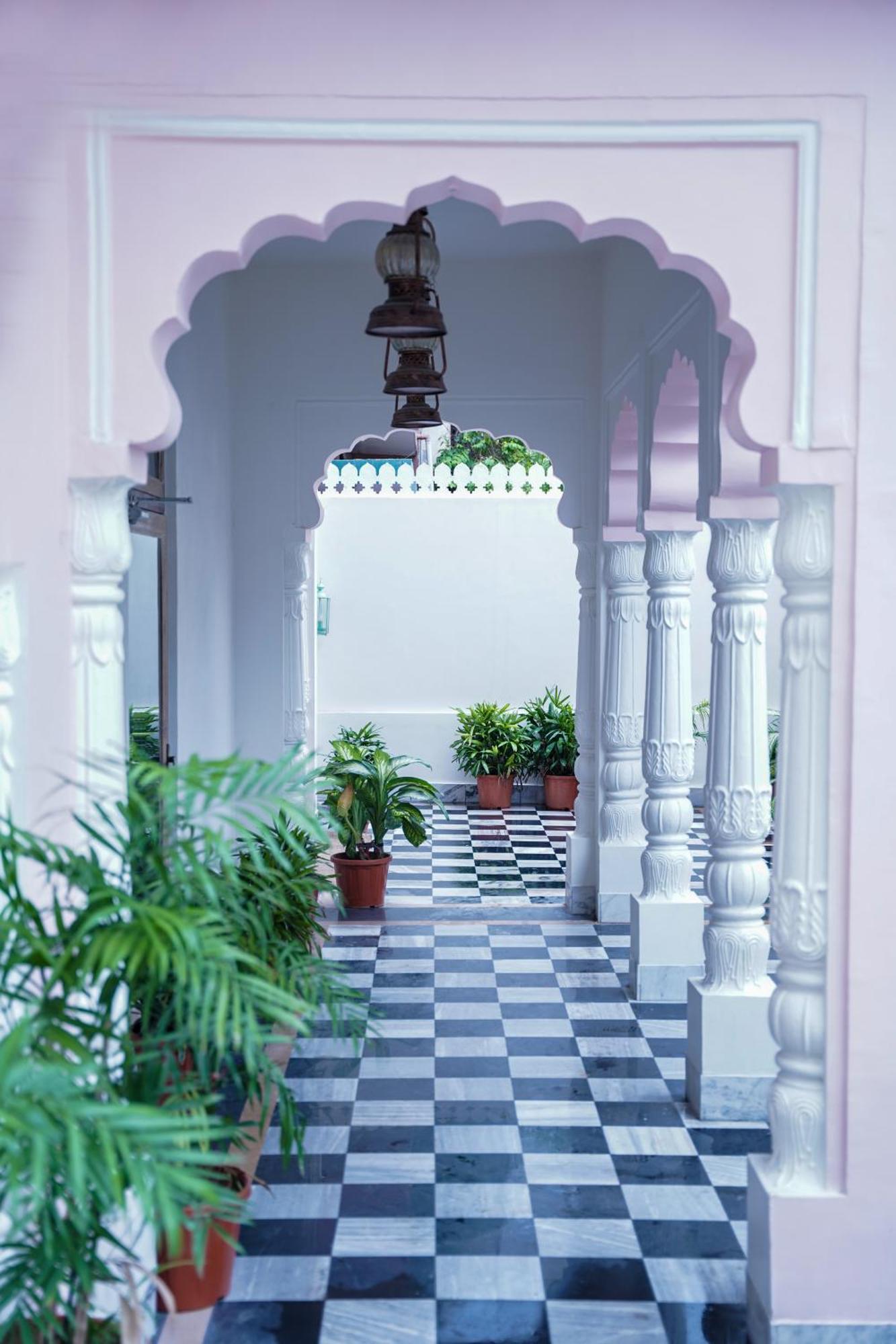 Hotel Dev Mahal - A Boutique Heritage 4*