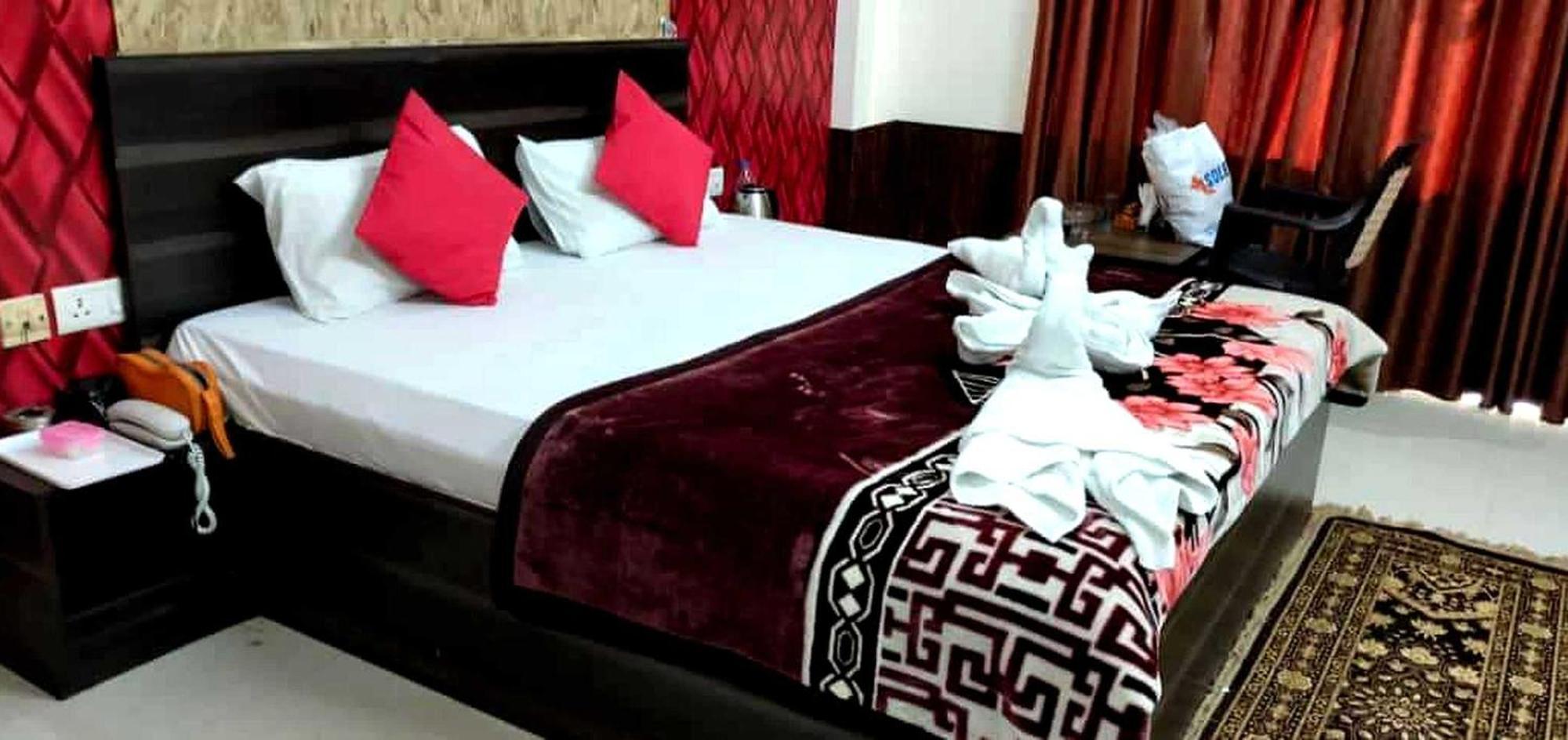 Collection O Arjun Palace & Banquet Hotel