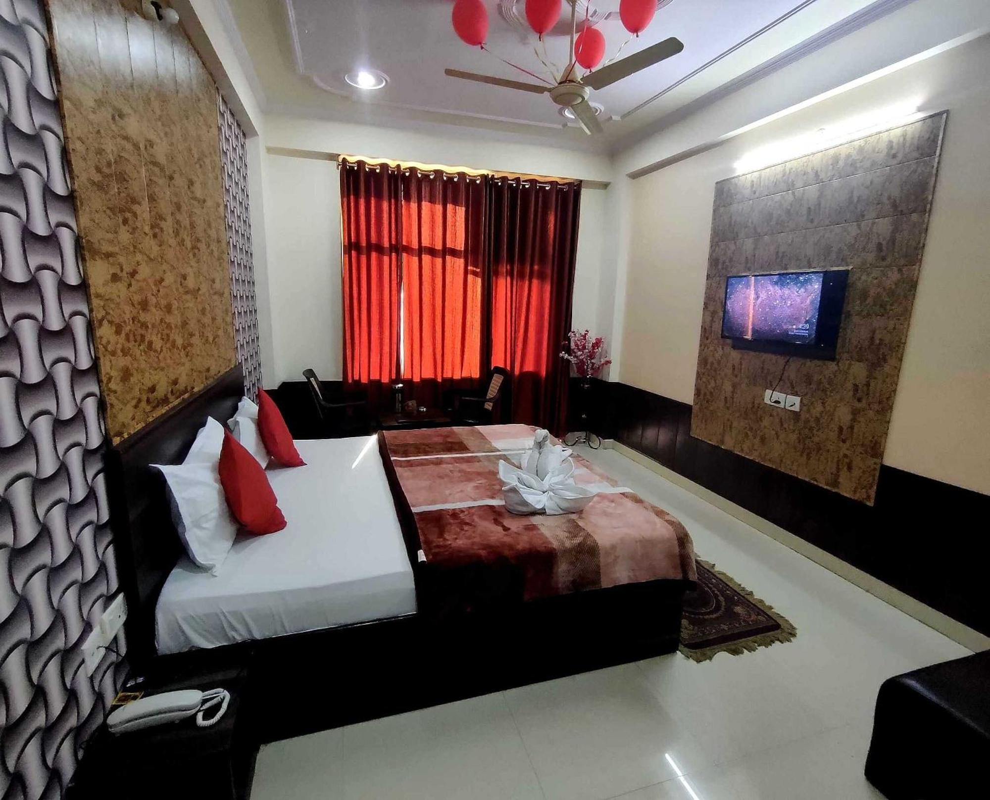 Collection O Arjun Palace & Banquet Hotel