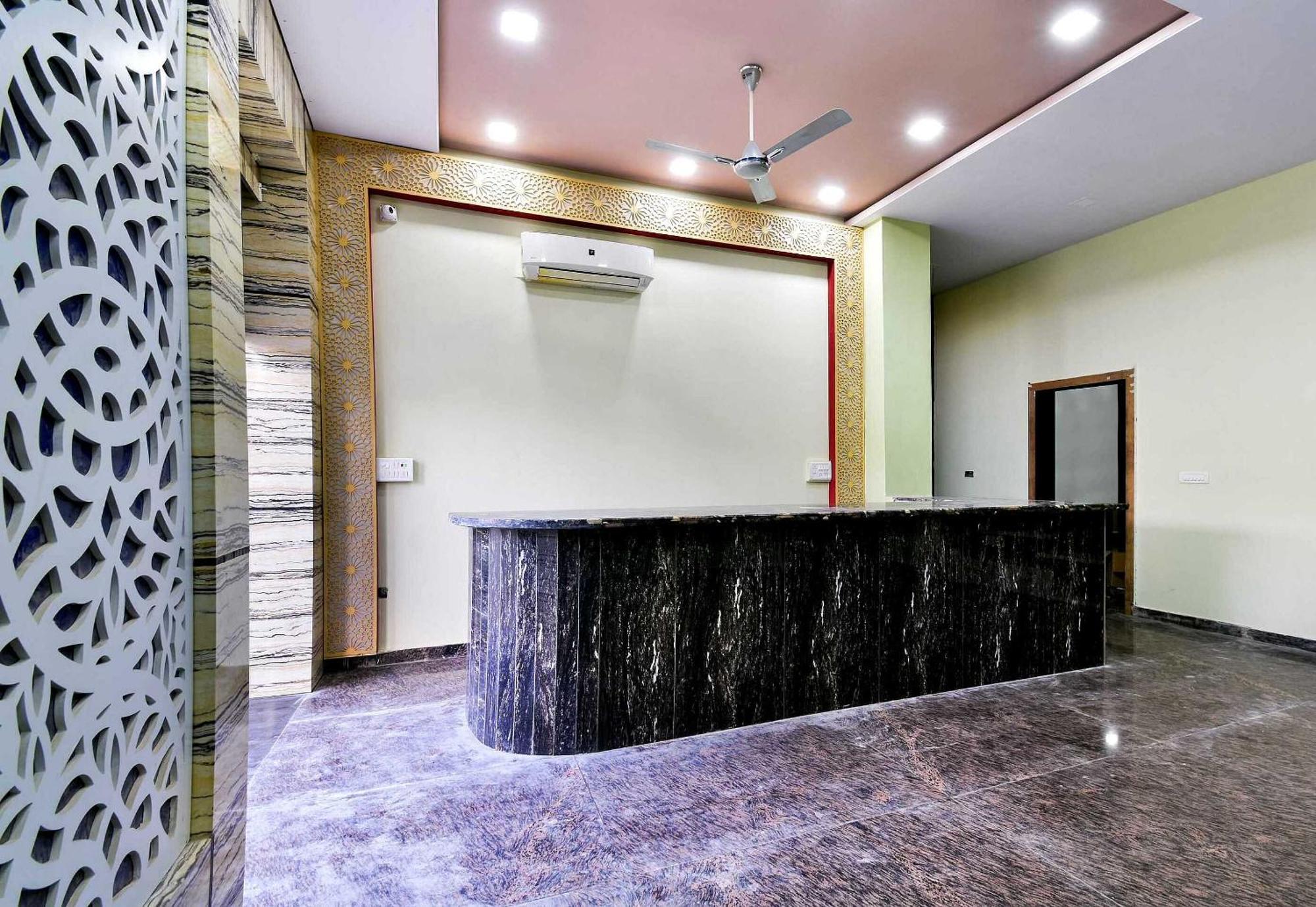 Collection O Arjun Palace & Banquet Hotel