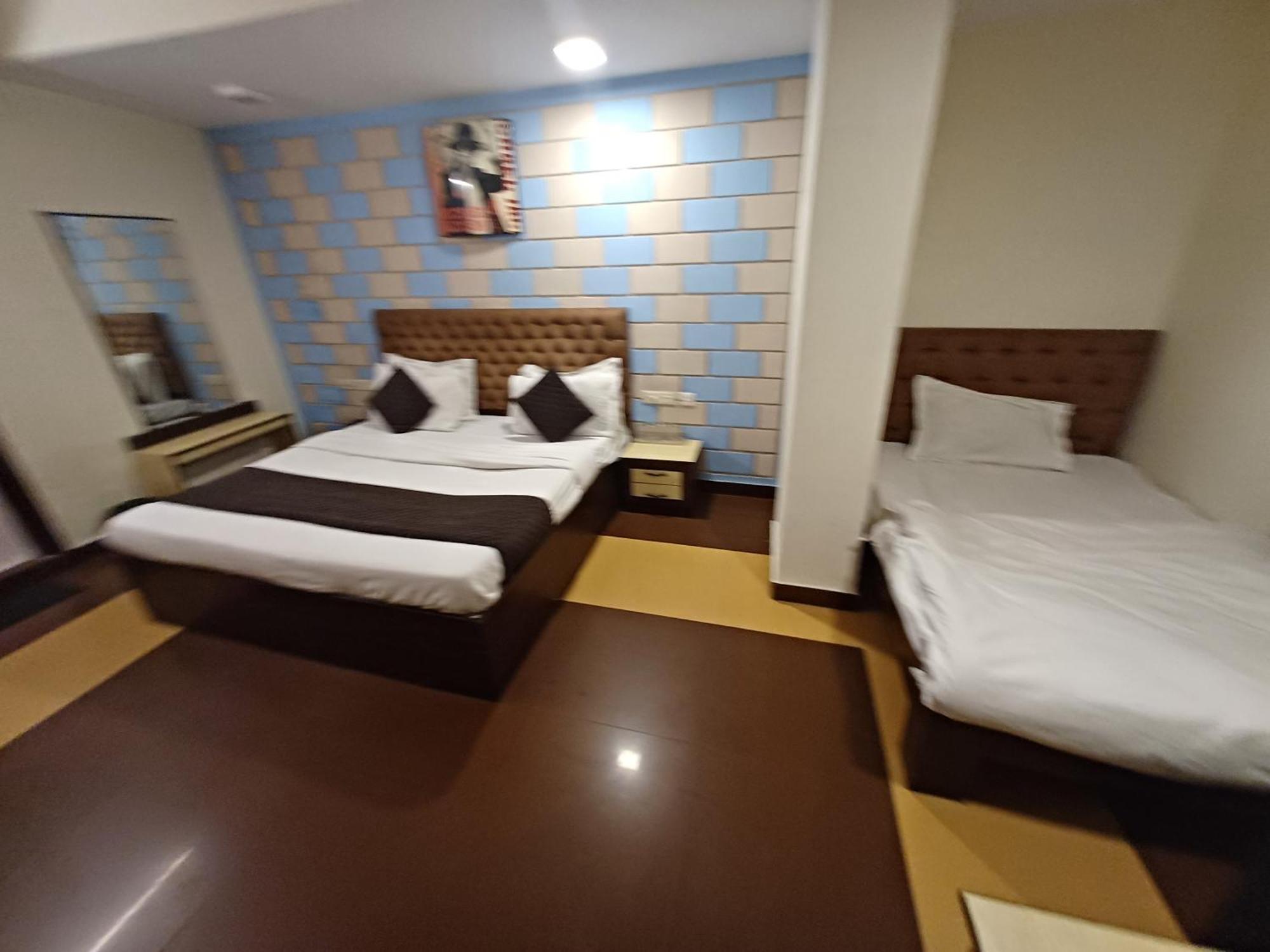 V Sindhi Camp Hotel Jaipur