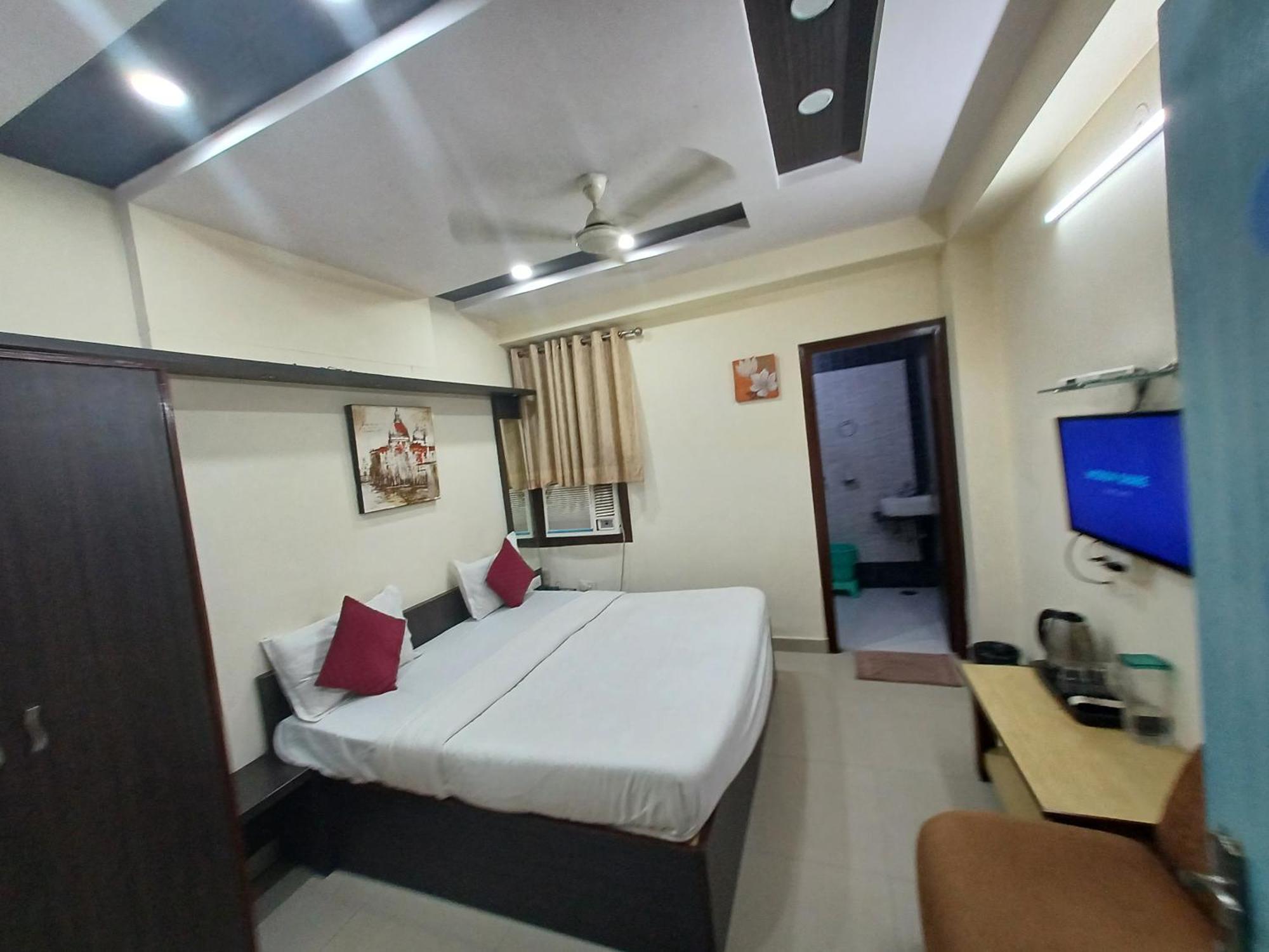 V Sindhi Camp Hotel 3*