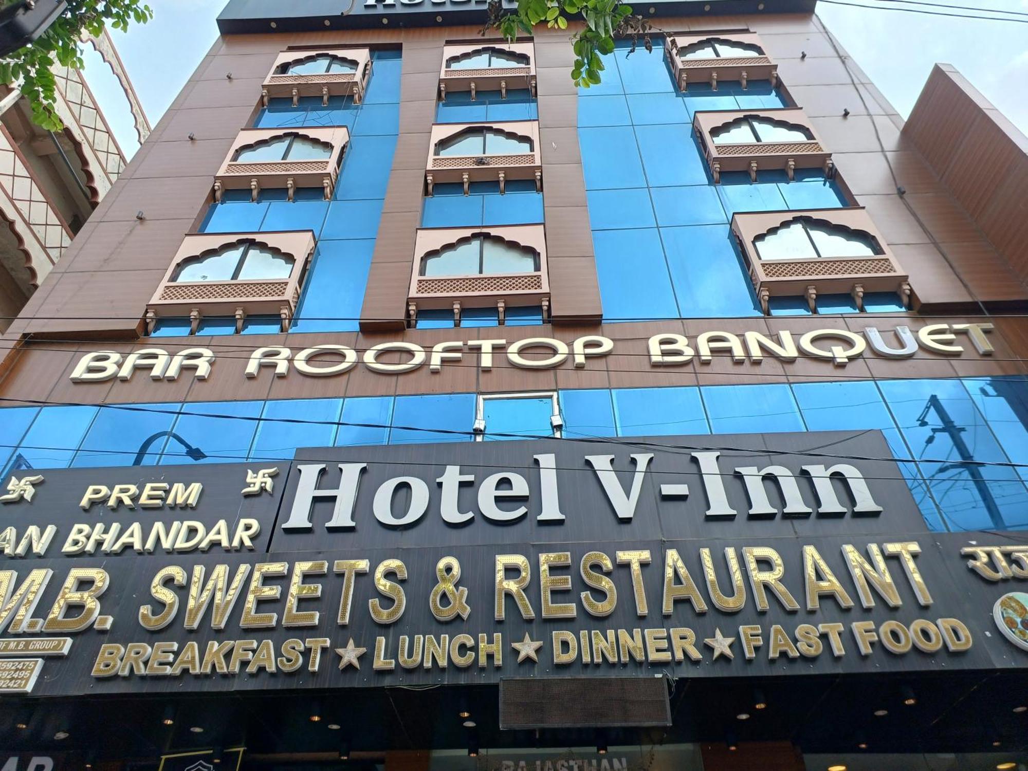 V Sindhi Camp Hotel