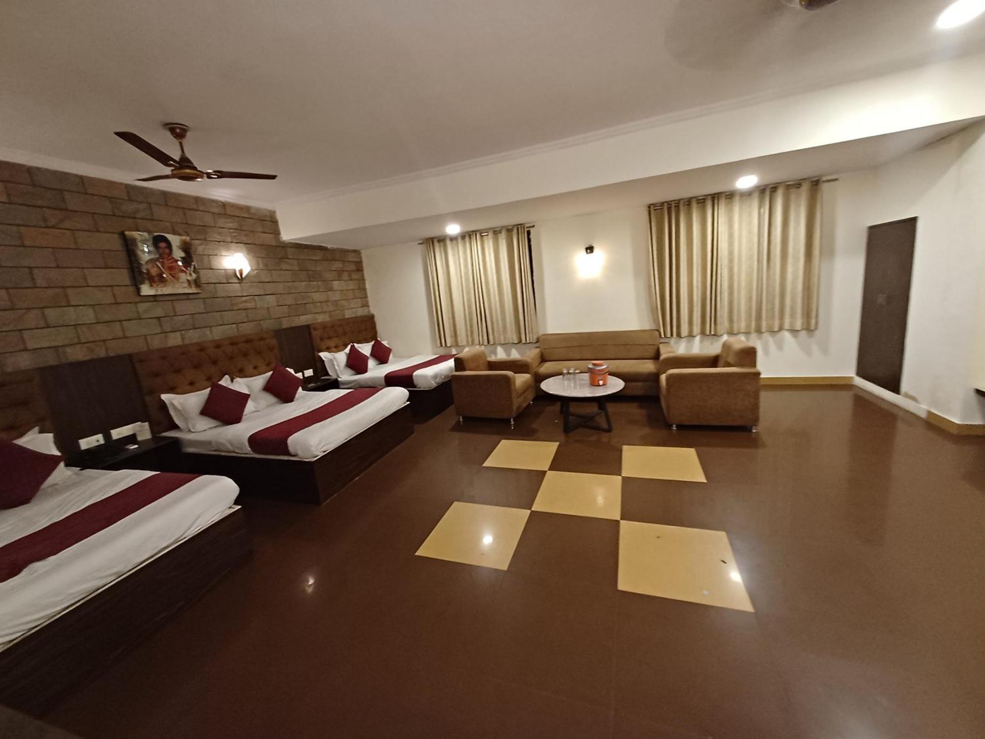 V Sindhi Camp Hotel Jaipur